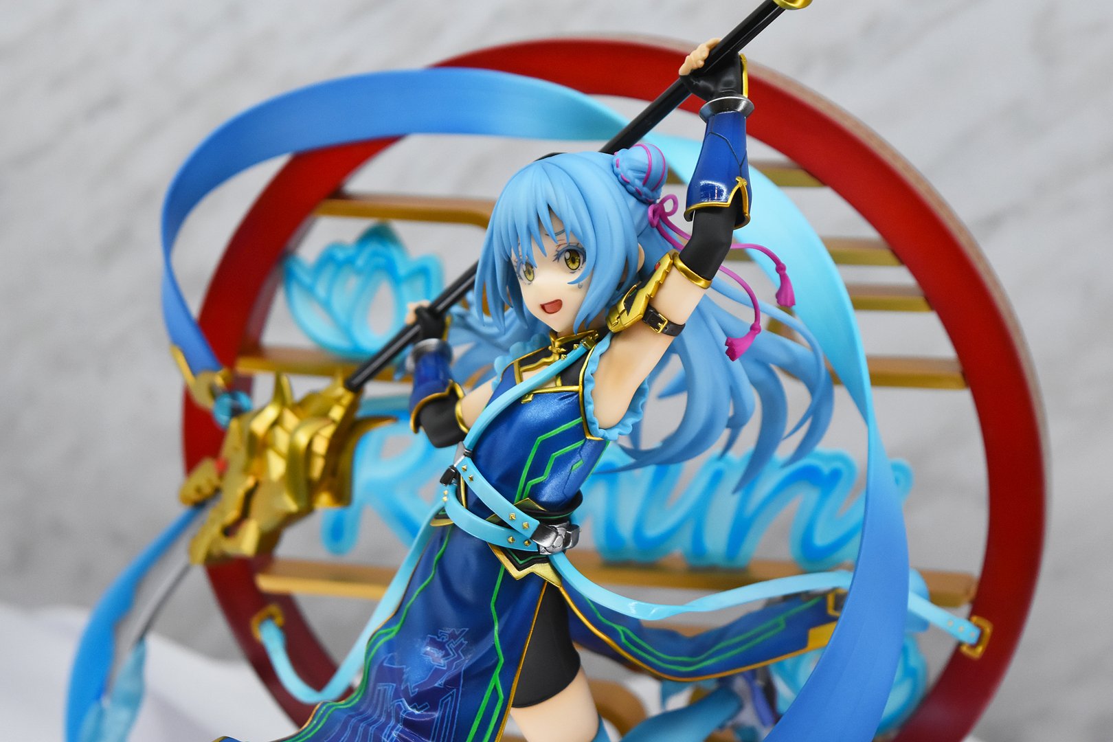 エフェクトや飾りのパーツがとにかく豪華。戸惑いの表情も良い