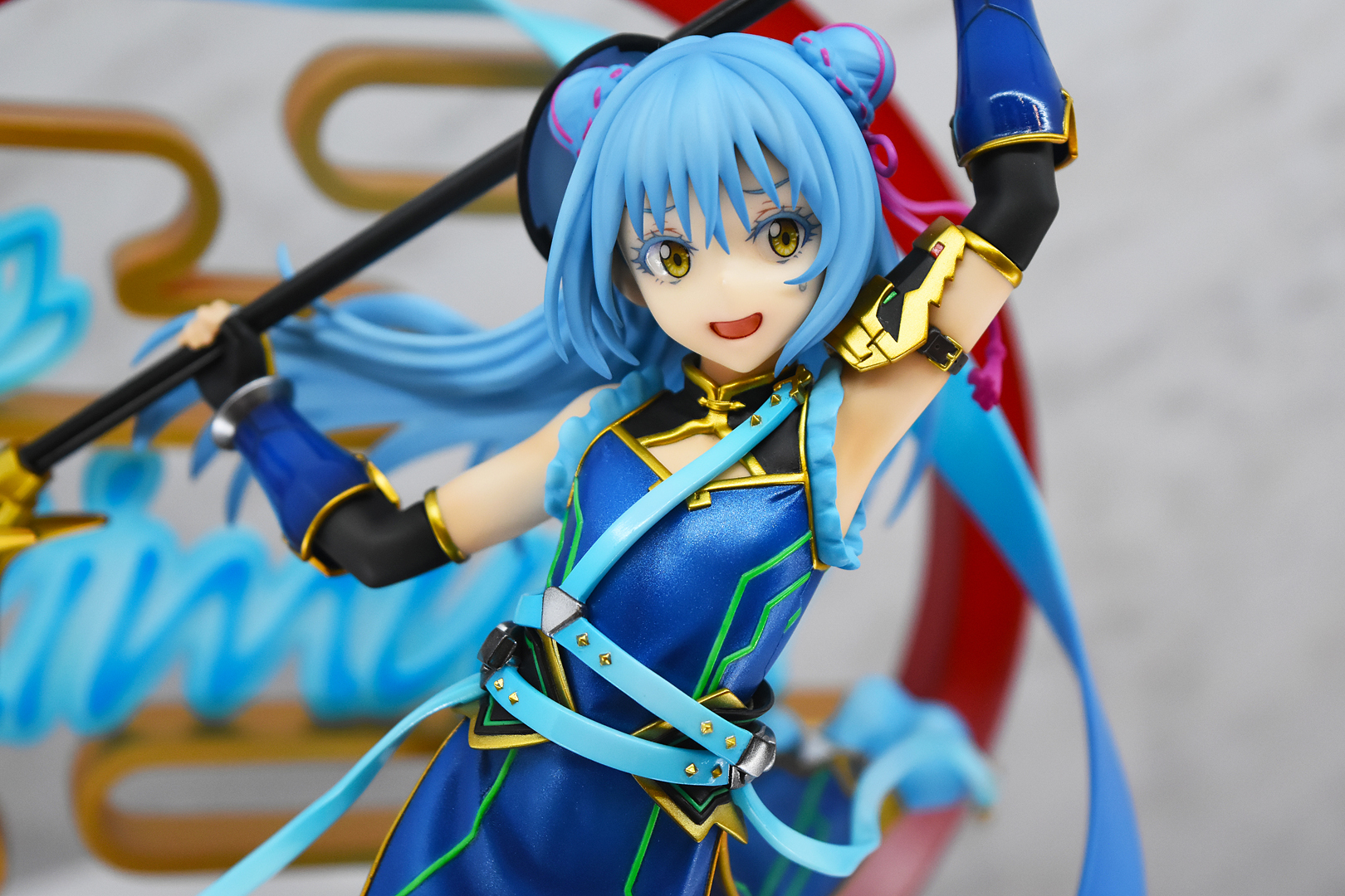 エフェクトや飾りのパーツがとにかく豪華。戸惑いの表情も良い