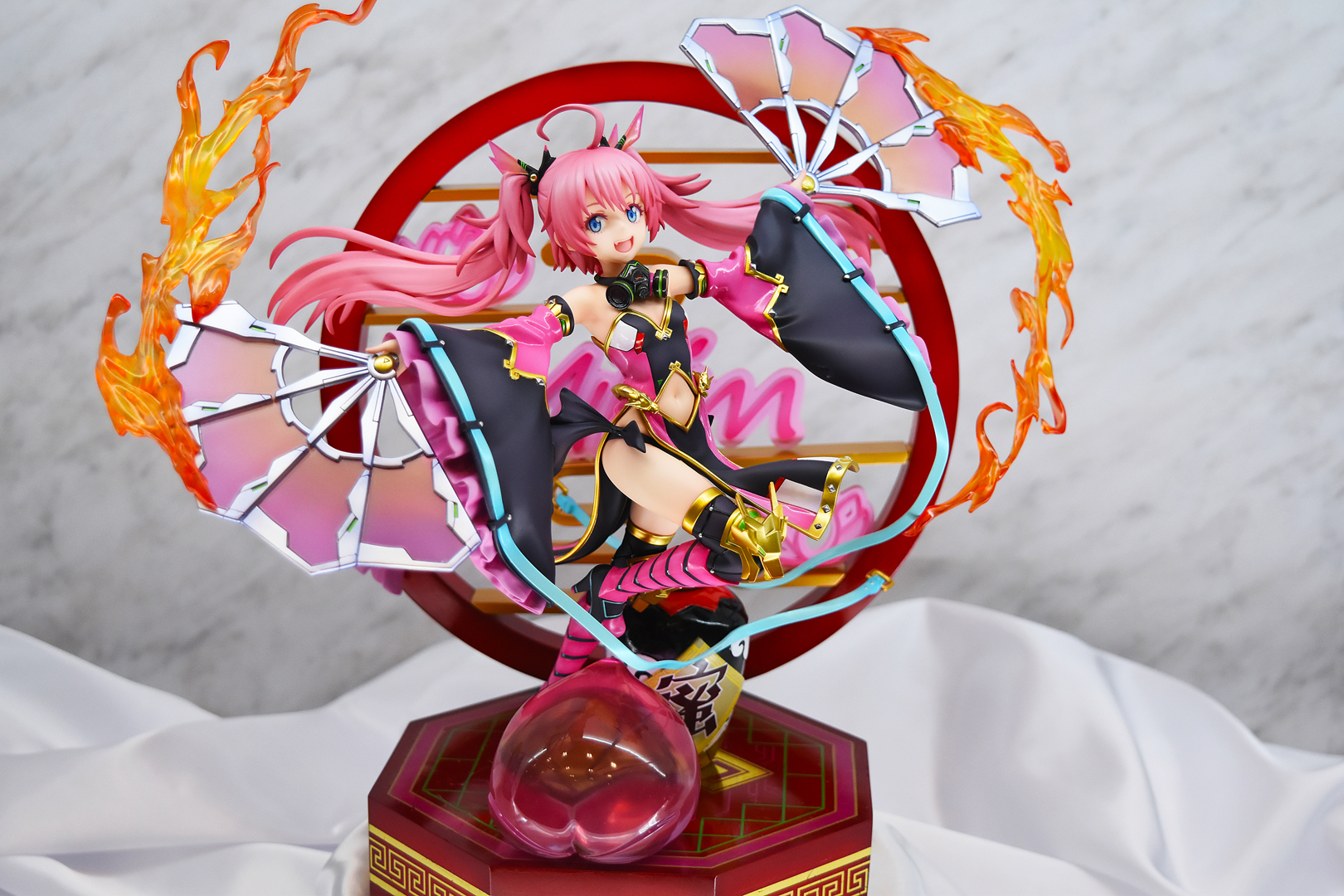 肌の露出が多く、とてもセクシー