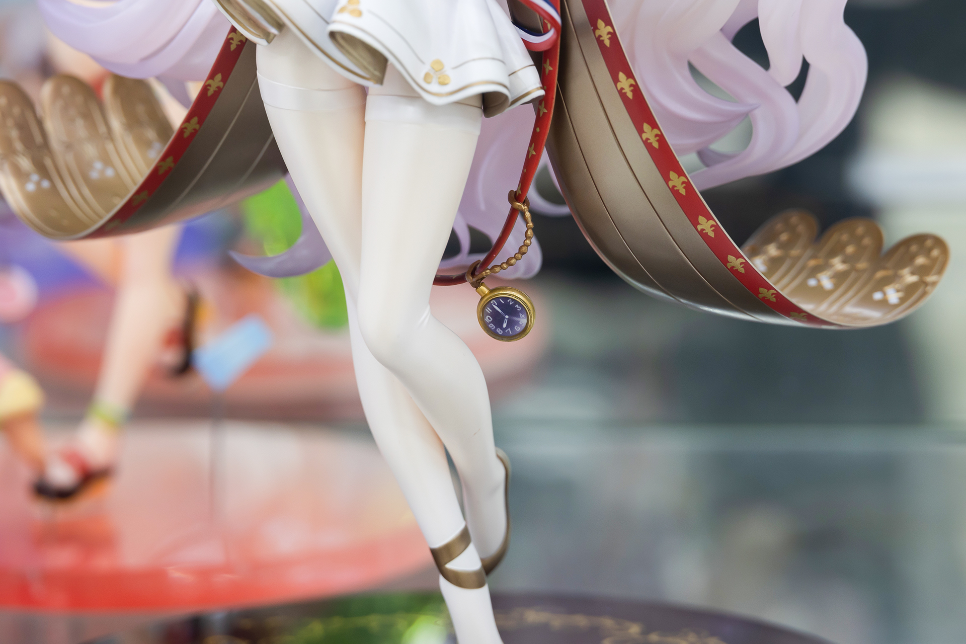 時計などの小物類も、このようにしっかりと作り込まれている。