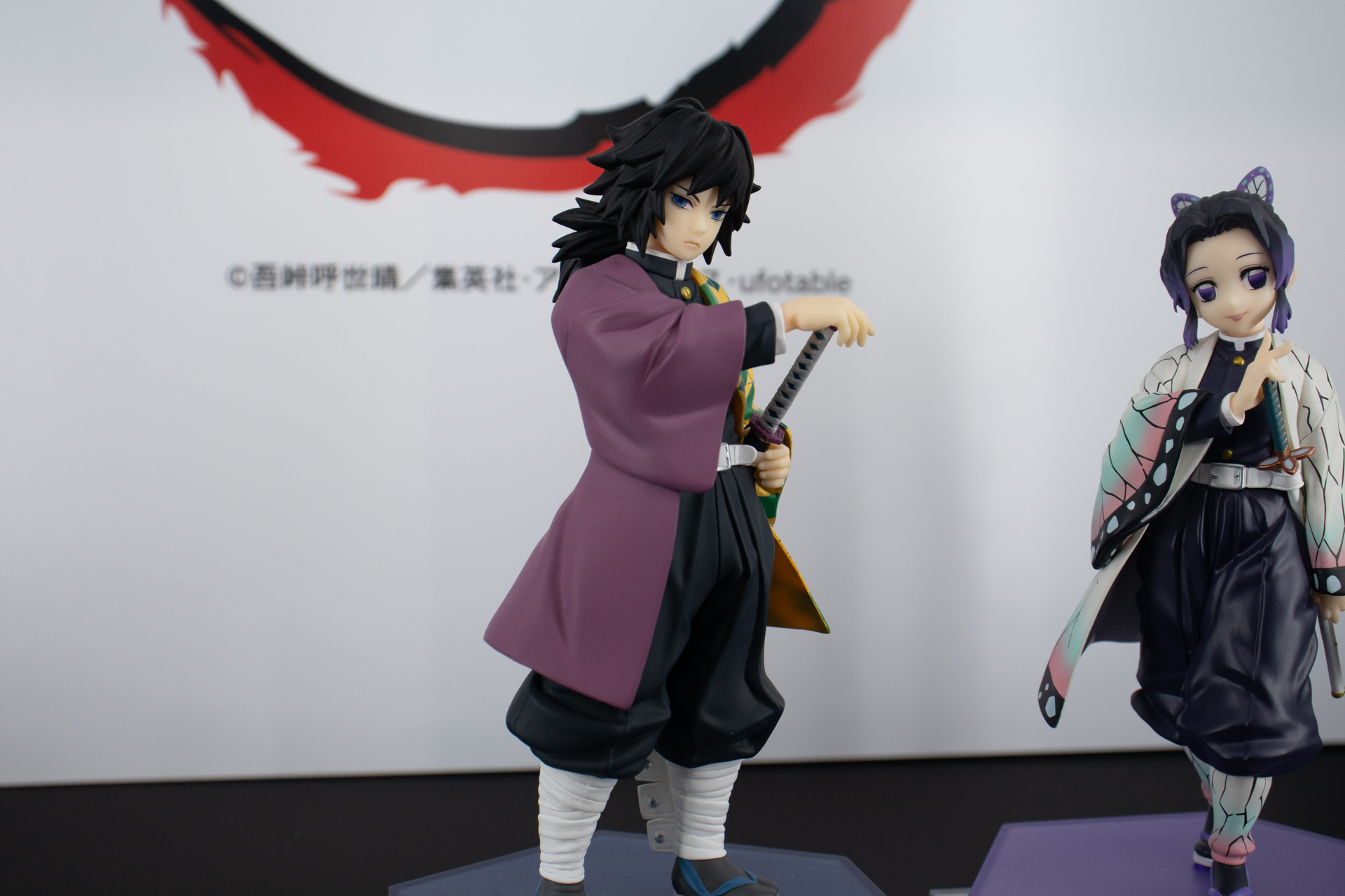 価格を3,900円(税込)に設定し、手に取りやすいフィギュアとして様々なキャラクターを立体化する「POP UP PARADE」シリーズ。「冨岡義勇」、「胡蝶しのぶ」をラインナップ