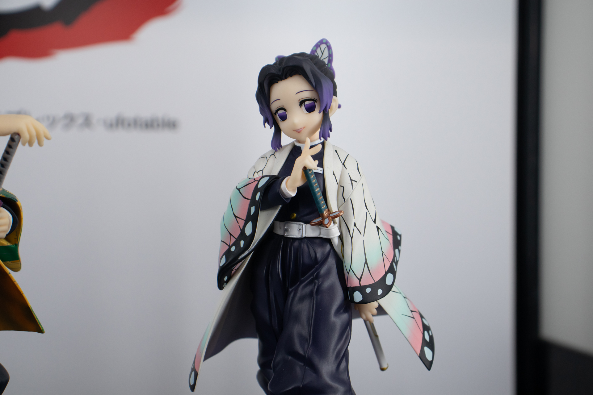 価格を3,900円(税込)に設定し、手に取りやすいフィギュアとして様々なキャラクターを立体化する「POP UP PARADE」シリーズ。「冨岡義勇」、「胡蝶しのぶ」をラインナップ