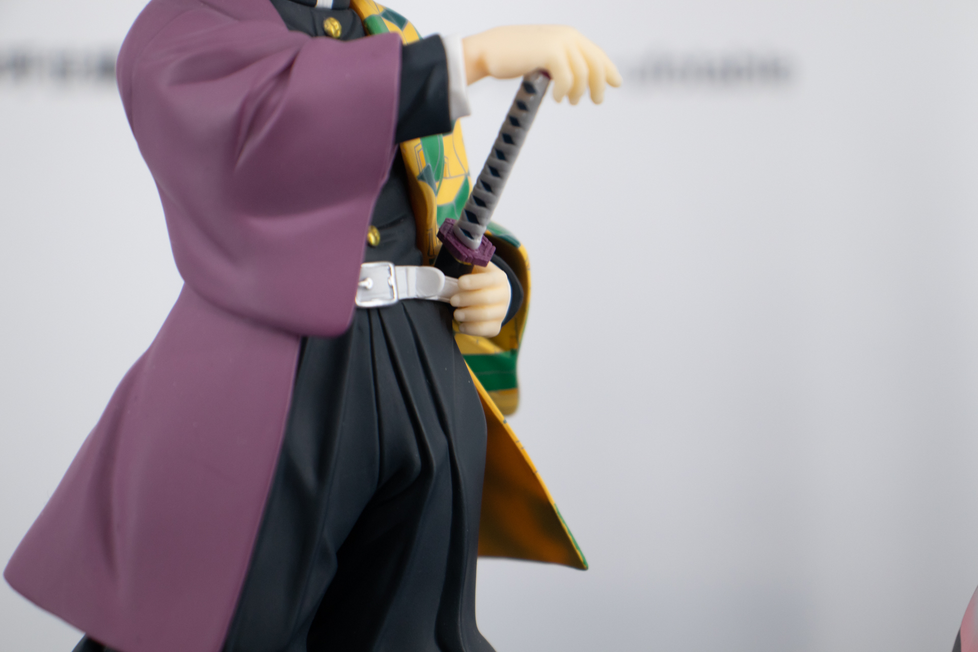 価格を3,900円(税込)に設定し、手に取りやすいフィギュアとして様々なキャラクターを立体化する「POP UP PARADE」シリーズ。「冨岡義勇」、「胡蝶しのぶ」をラインナップ