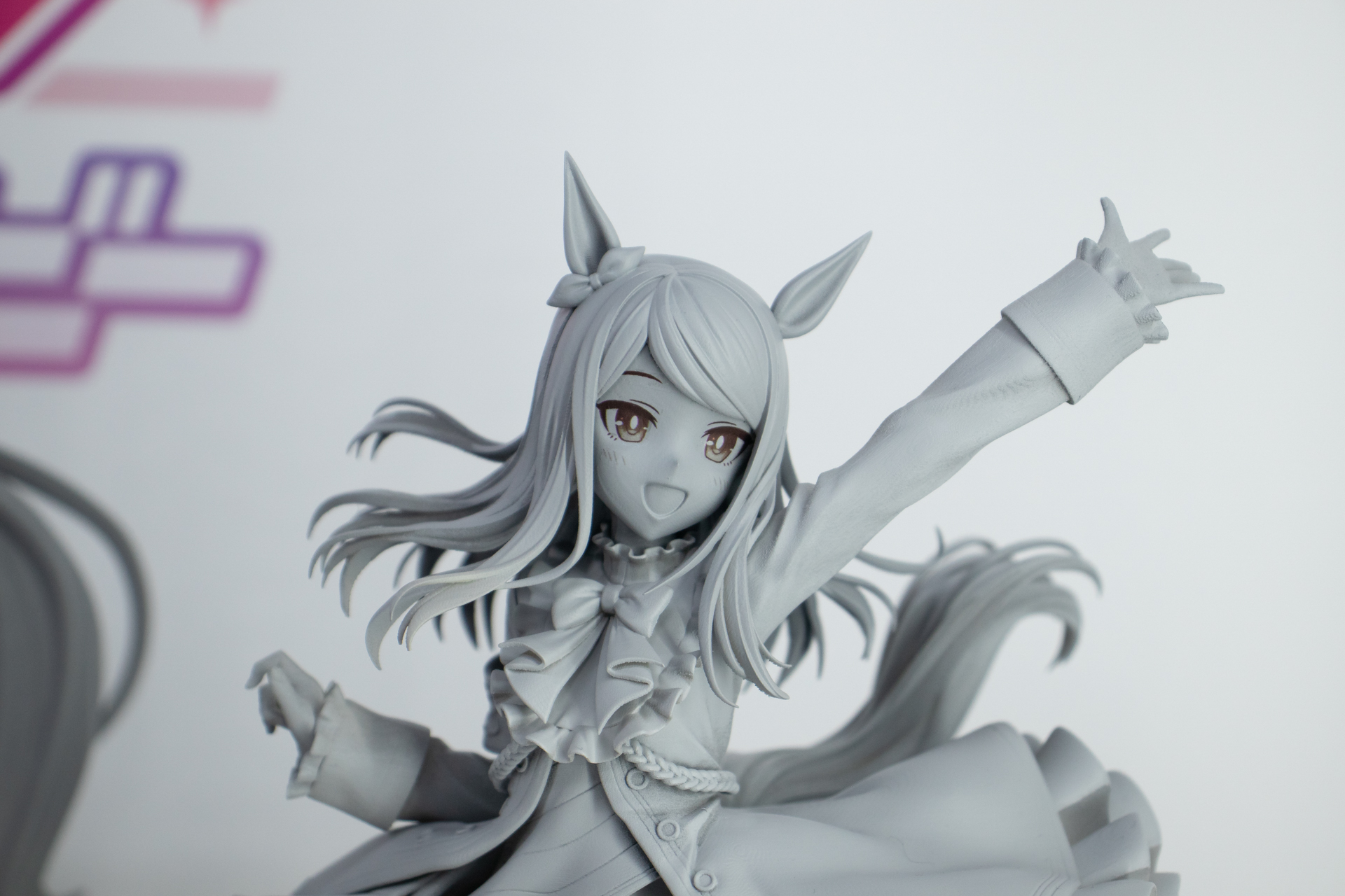 お嬢様らしい雰囲気と屈託のない笑顔が可愛らしく表現されている