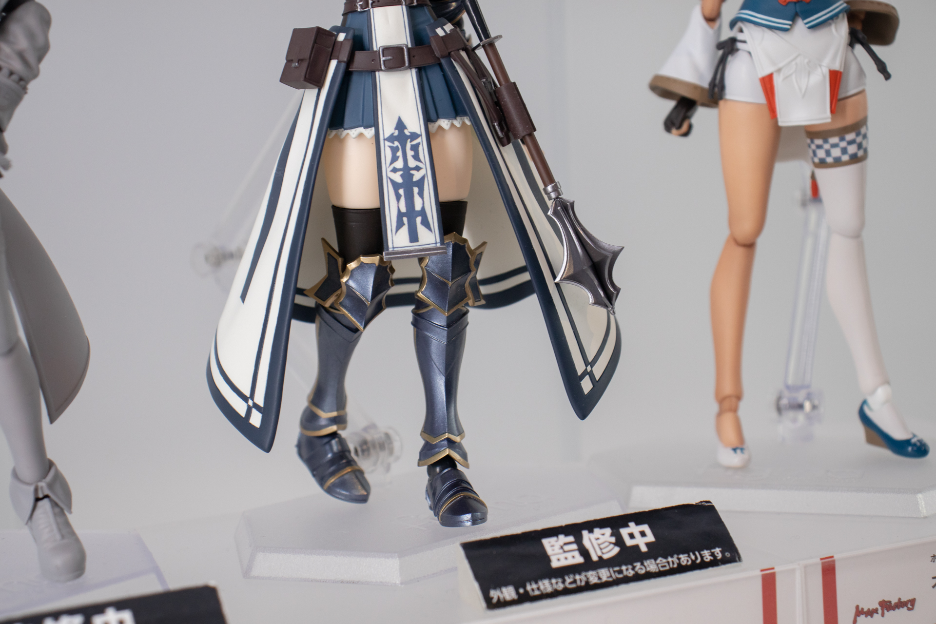 手足はガントレットとグリーヴを装備しているので関節も目立たない形状