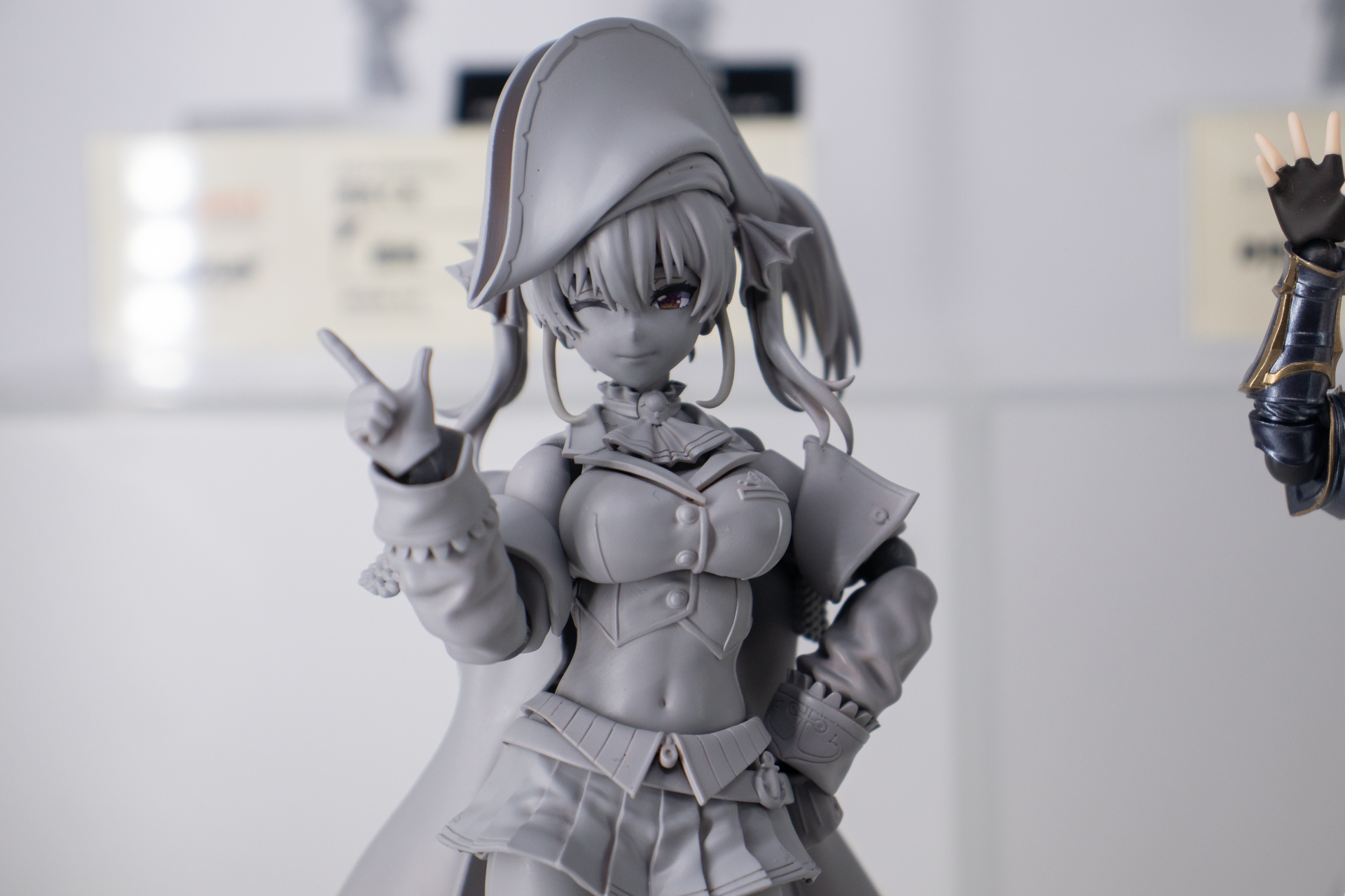 コートを纏ったまま動かせるように工夫されている