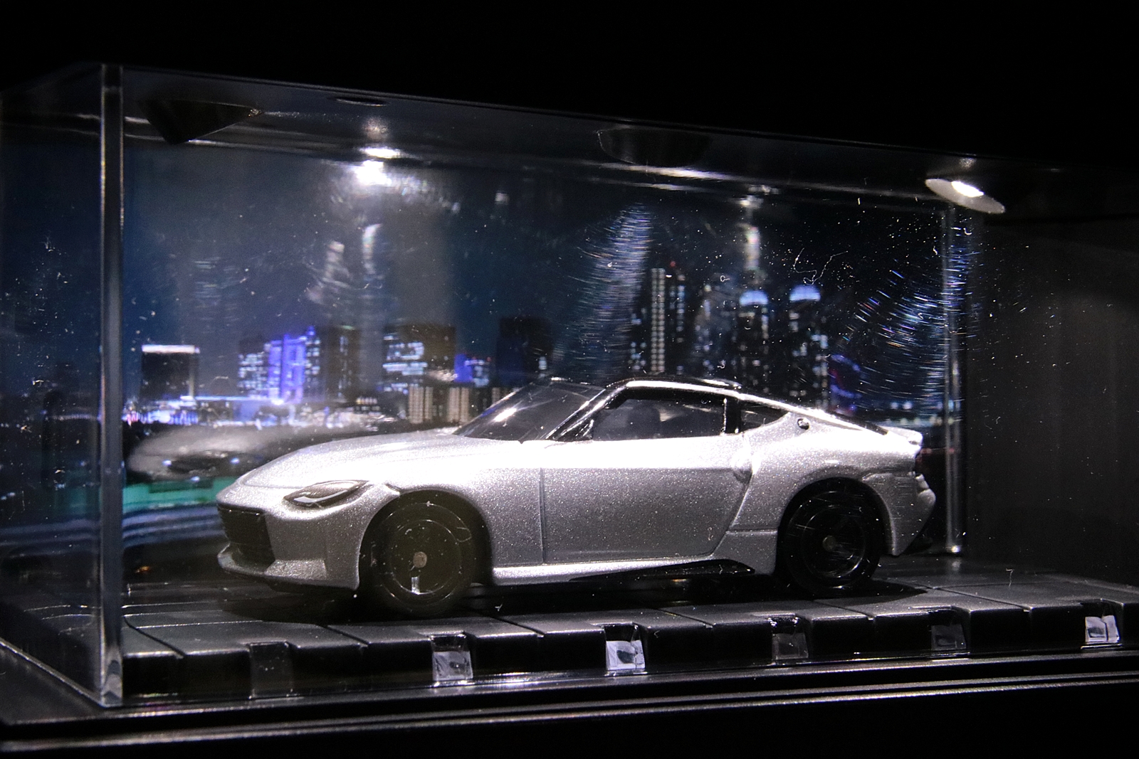 こちらは夜の大都会を舞台にした走行映像をセット