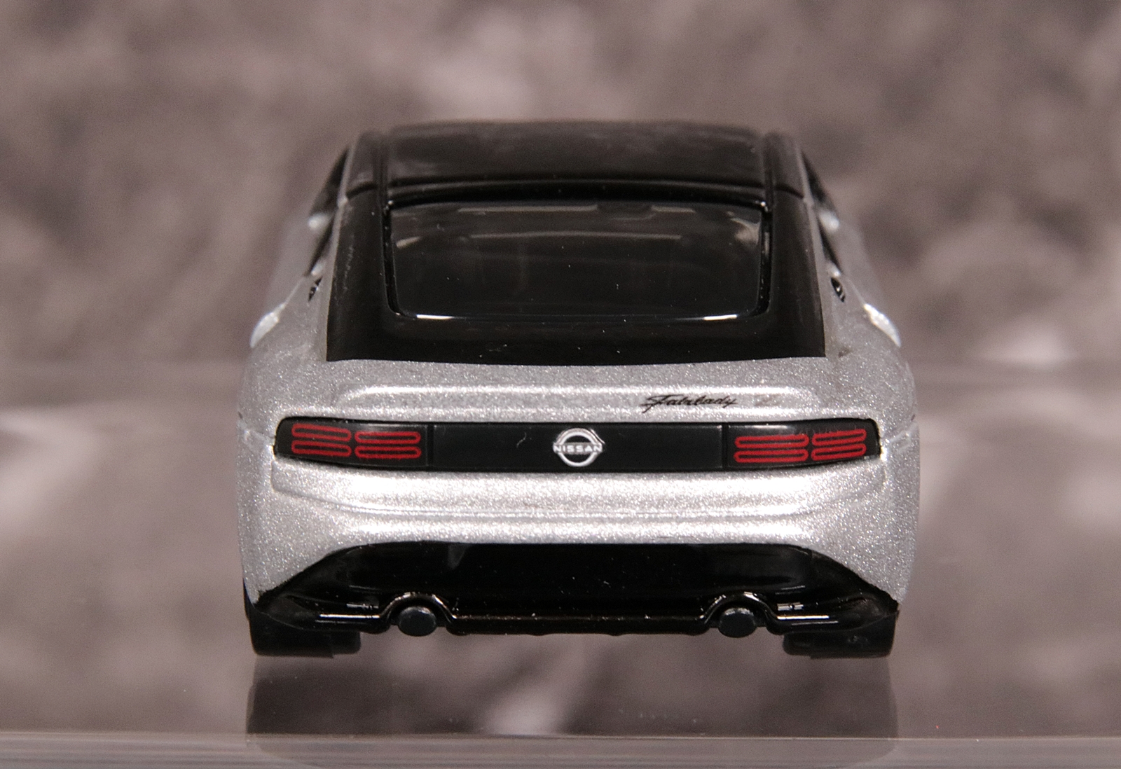 リア。全体的にシャープな印象となっている