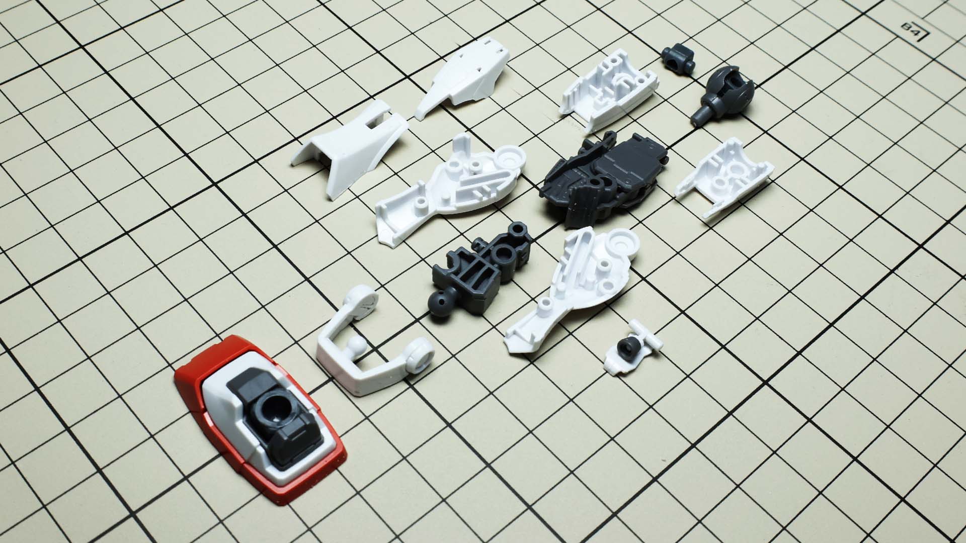 ある程度部位を組み立てて、まとめていきます