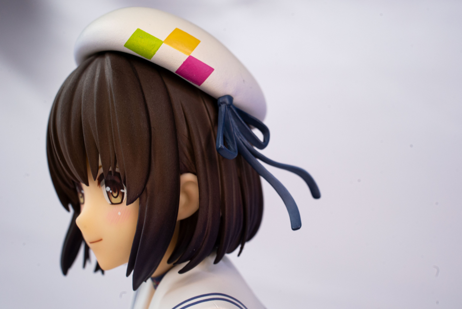 ベレー帽には「blessing software」のイメージカラーやリボンの表現が追加されている