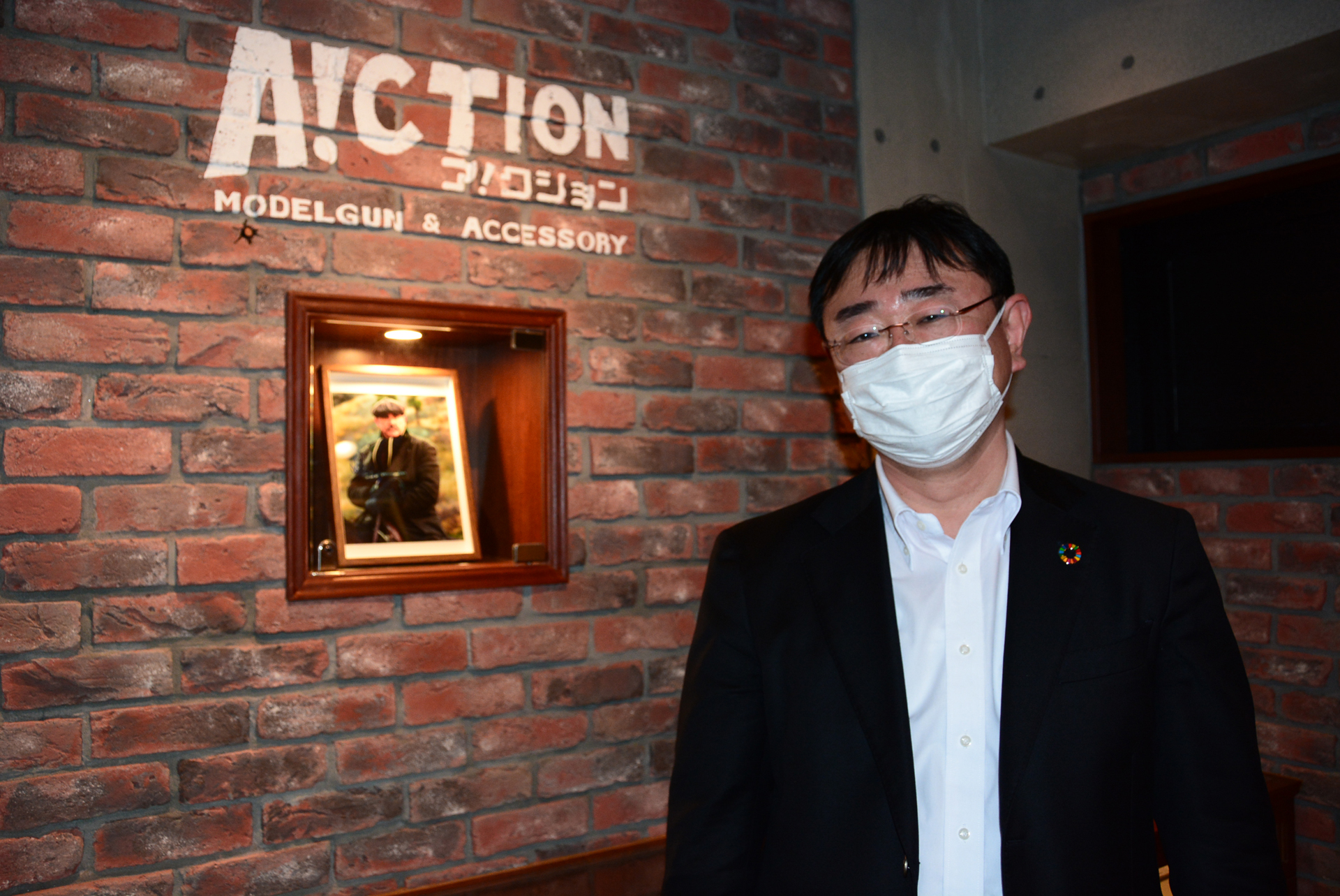 エム・アイ・イー総研CEOの松岡誠二氏。モデルガン製造・販売のためアクション事業部を立ちあげた