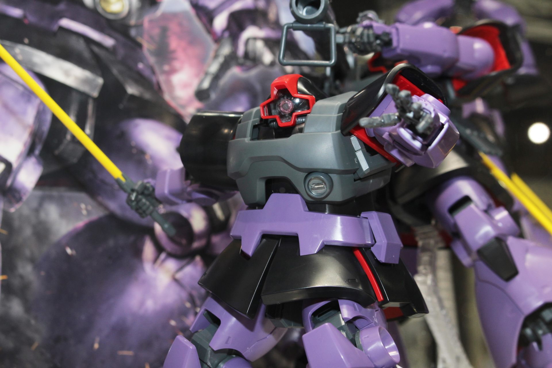 腰やスカートなどの可動範囲が広がり、前屈するポーズも再現可能