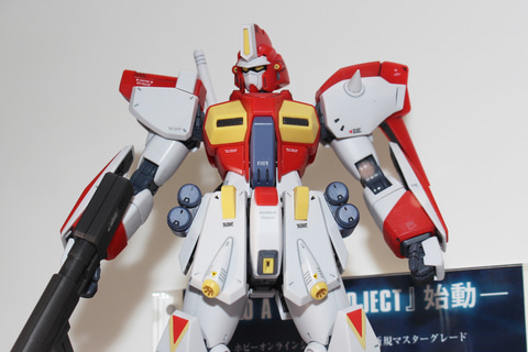 特別企画 ガンダムベース撮り下ろし オールズモビルに降った深紅のf90 Mg 1 100 ガンダムf90 火星独立ジオン軍仕様 が初の立体化 Hobby Watch