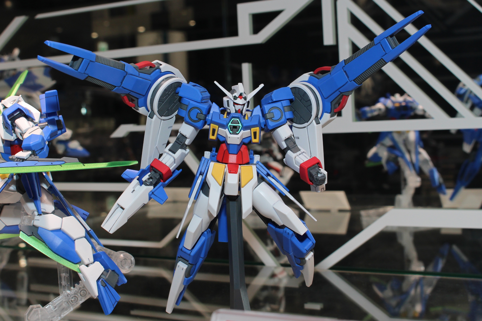 ガンダムAGE-2 アルティメス。偵察型ウェアに換装した形態だ