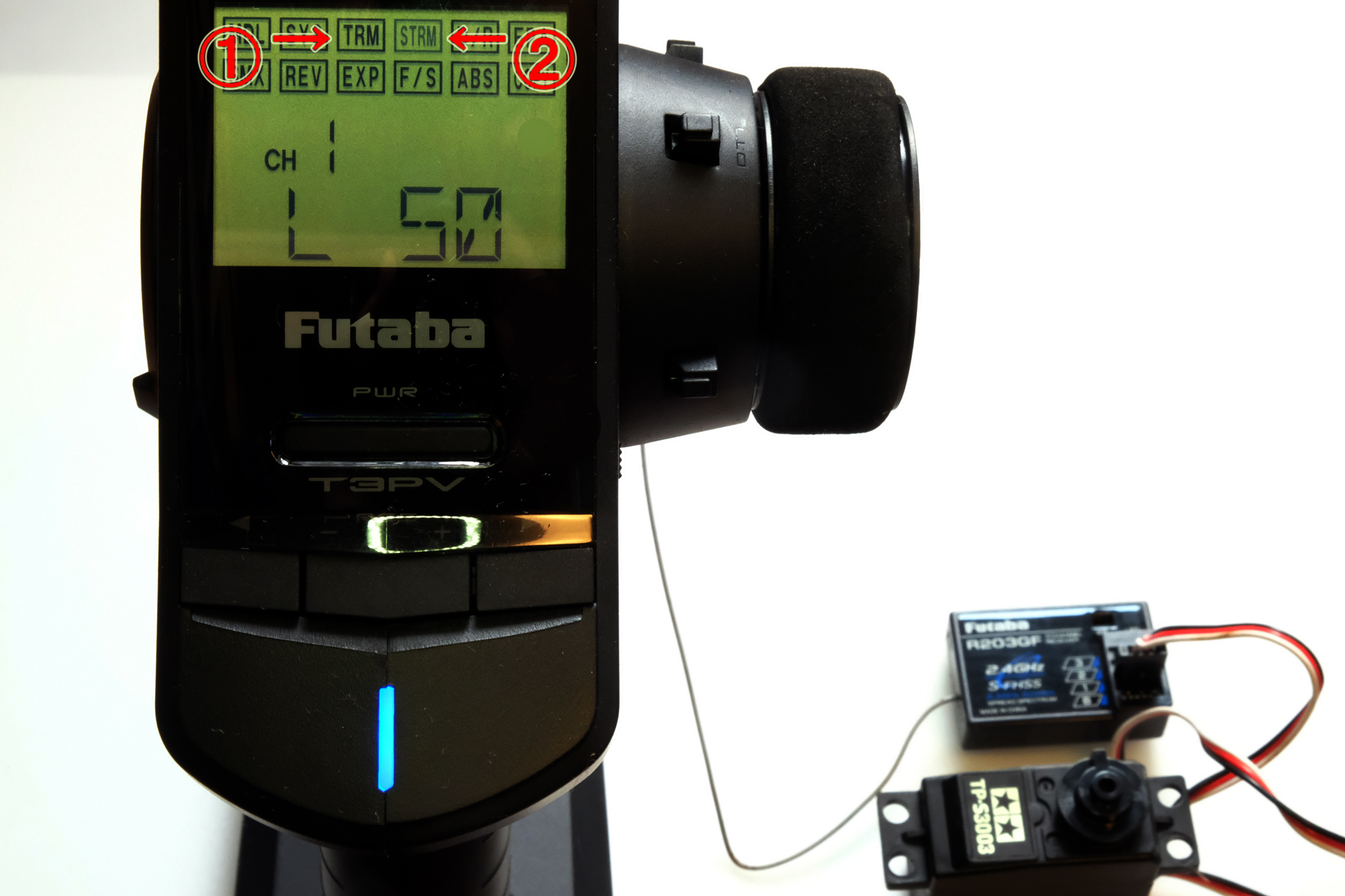 「3PV-R203GF」では、ステアリングサーボは1「サブトリム」と、2「トリム」で、デジタルに調整する事が可能