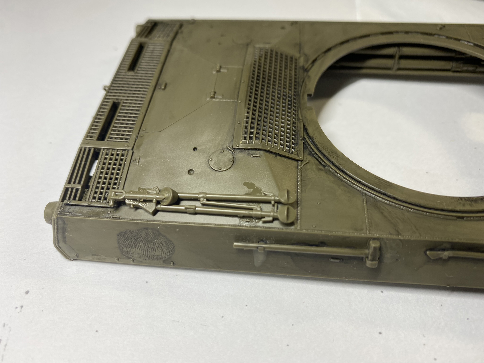 車体には様々な道具がくくりつけられている