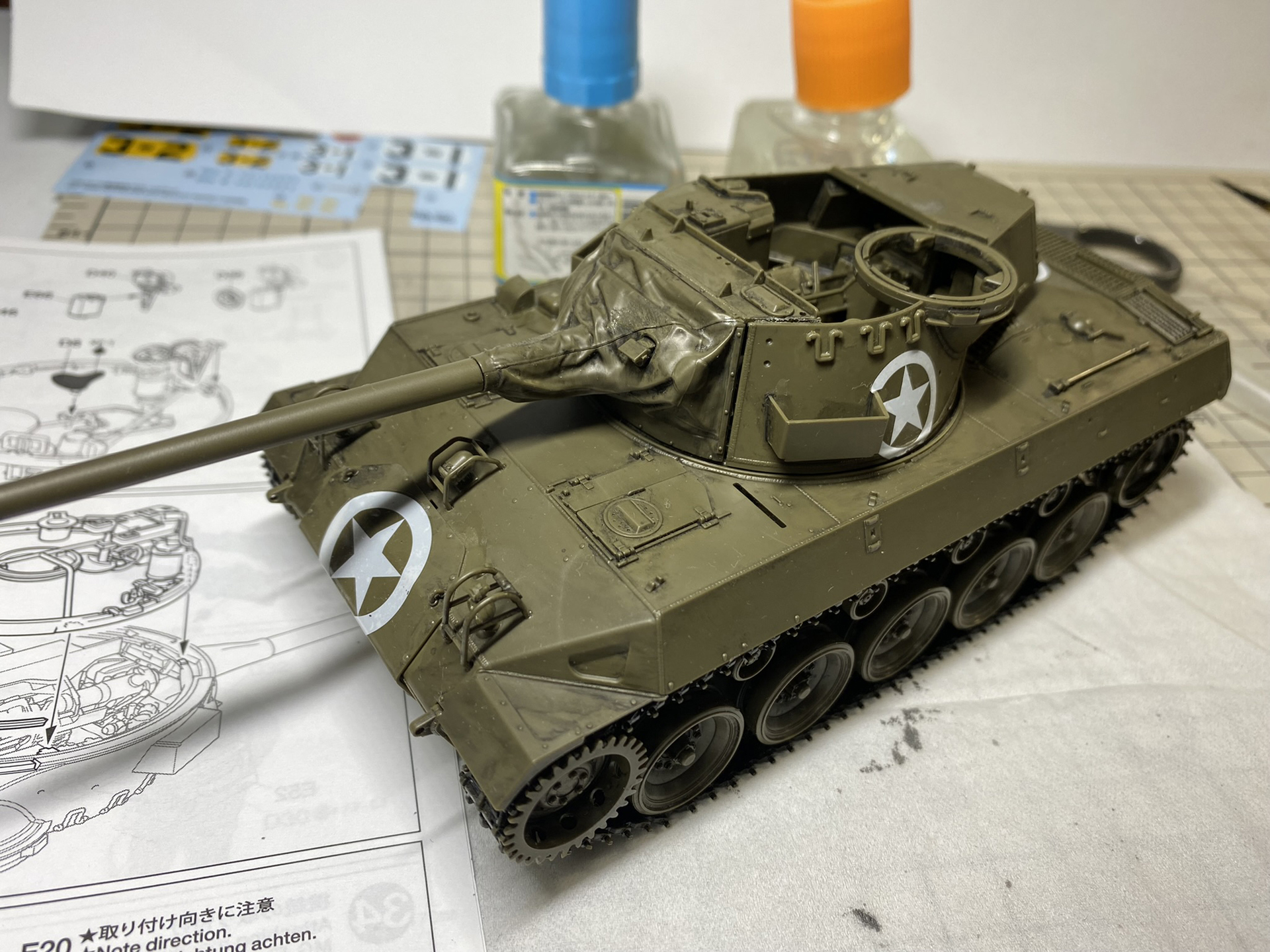 取り付け完了。接続部分は接着されていないので、砲塔は回転させられる