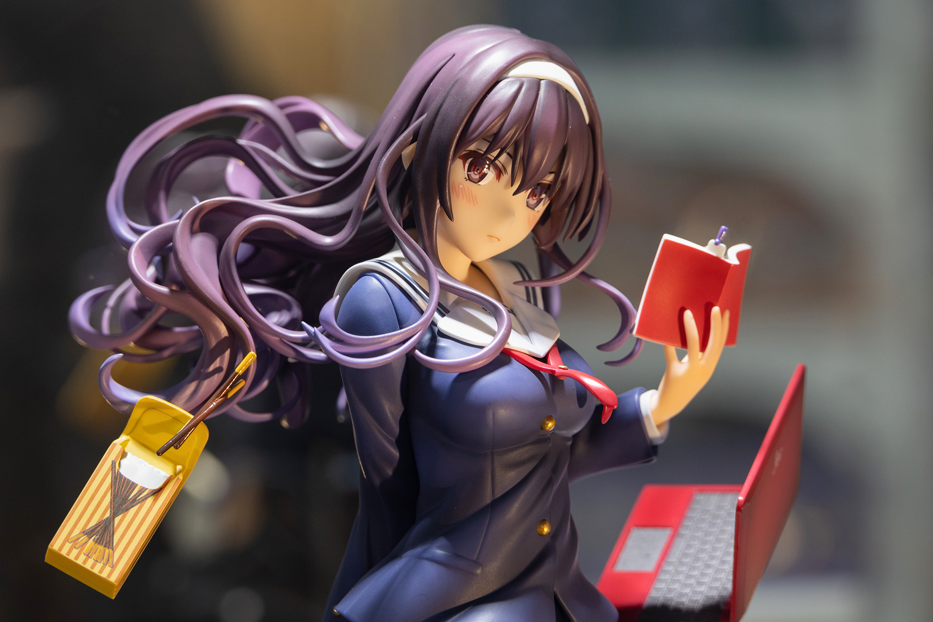 大きな瞳に少し赤らめた頬など、愛らしい雰囲気の霞ヶ丘詩羽。いつまで見ていても飽きなさそうだ。