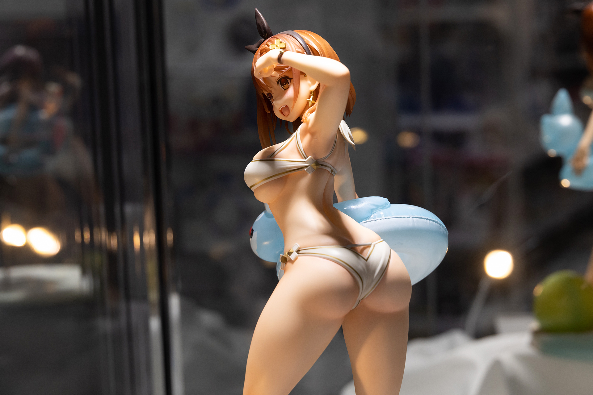 ヒップにかけてのボリューム感と肉々しい感じも素晴らしい。