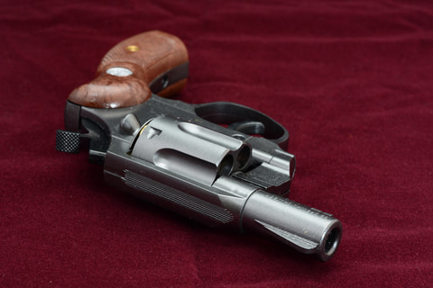 レビュー モデルガン Liberty Chief 38special レビュー 歴史に埋もれた銃をこの手に握る楽しさ 撮影でもひと工夫 Hobby Watch