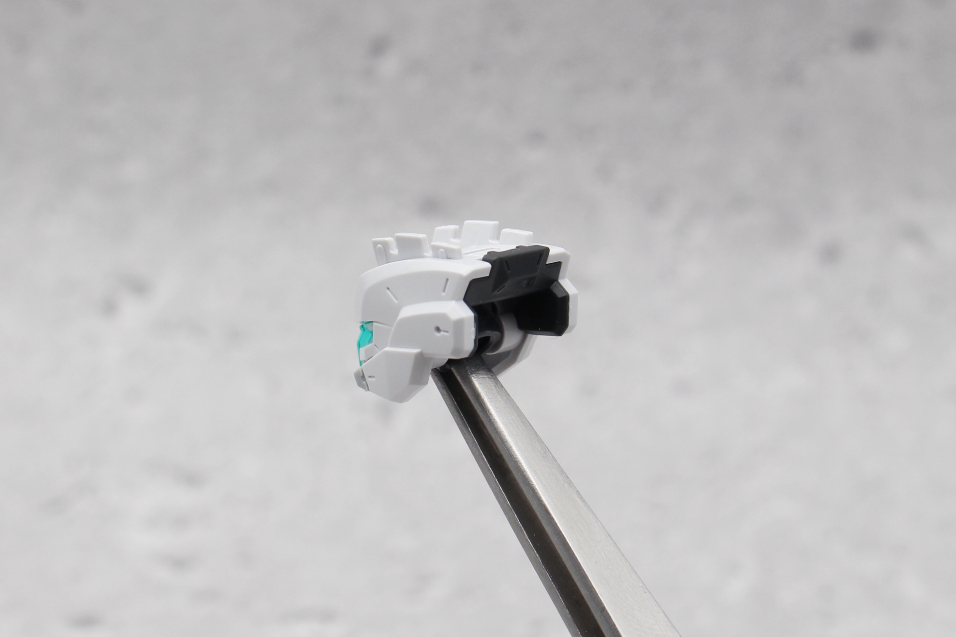 後頭部に装甲を取り付ける