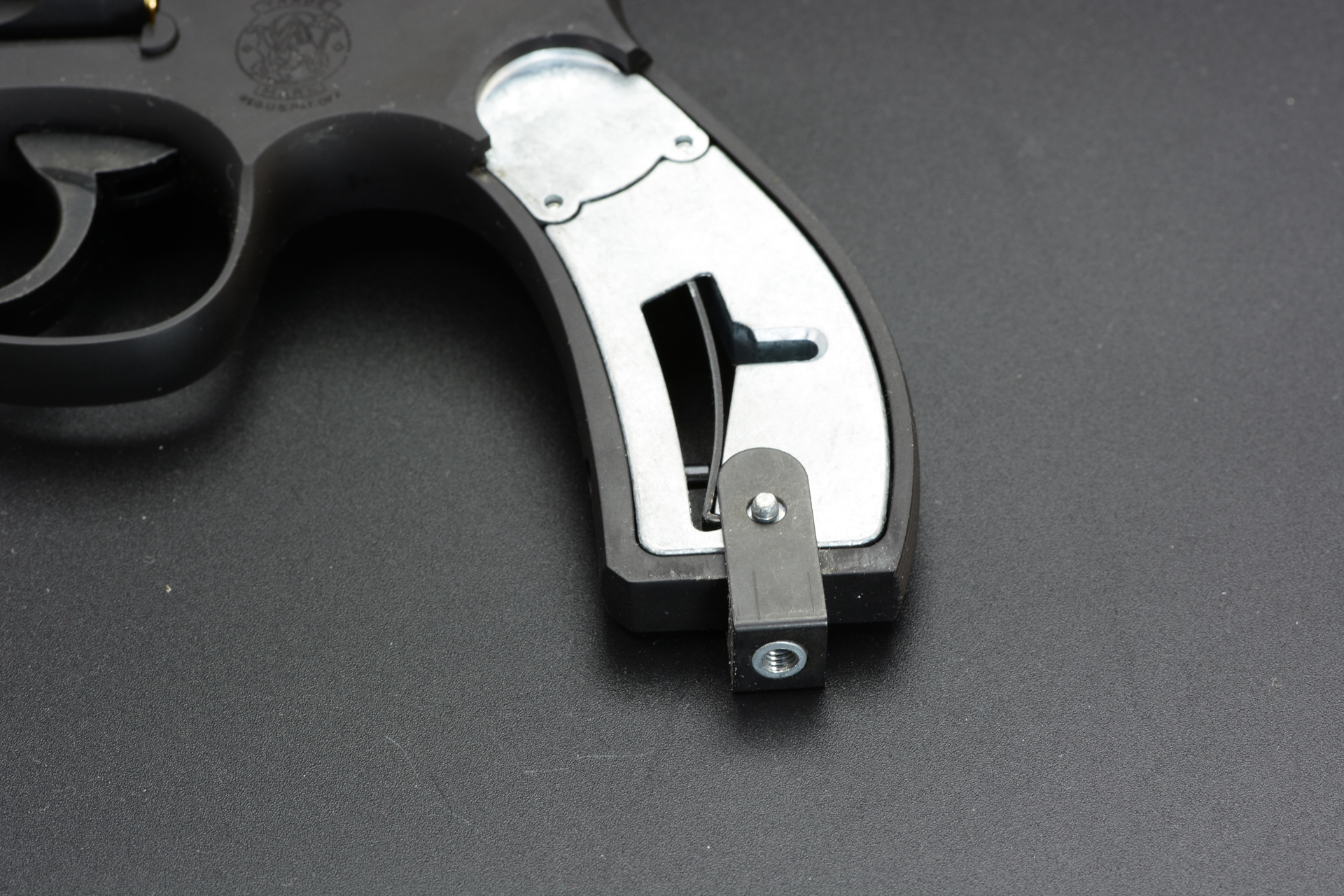 ホーグタイプは専用のアダプターをつけて装着する