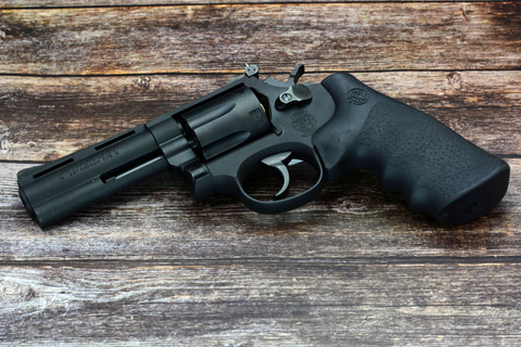 レビュー】ガスガン「Smolt Revolver 4inch HW Ver.3」レビュー 12発