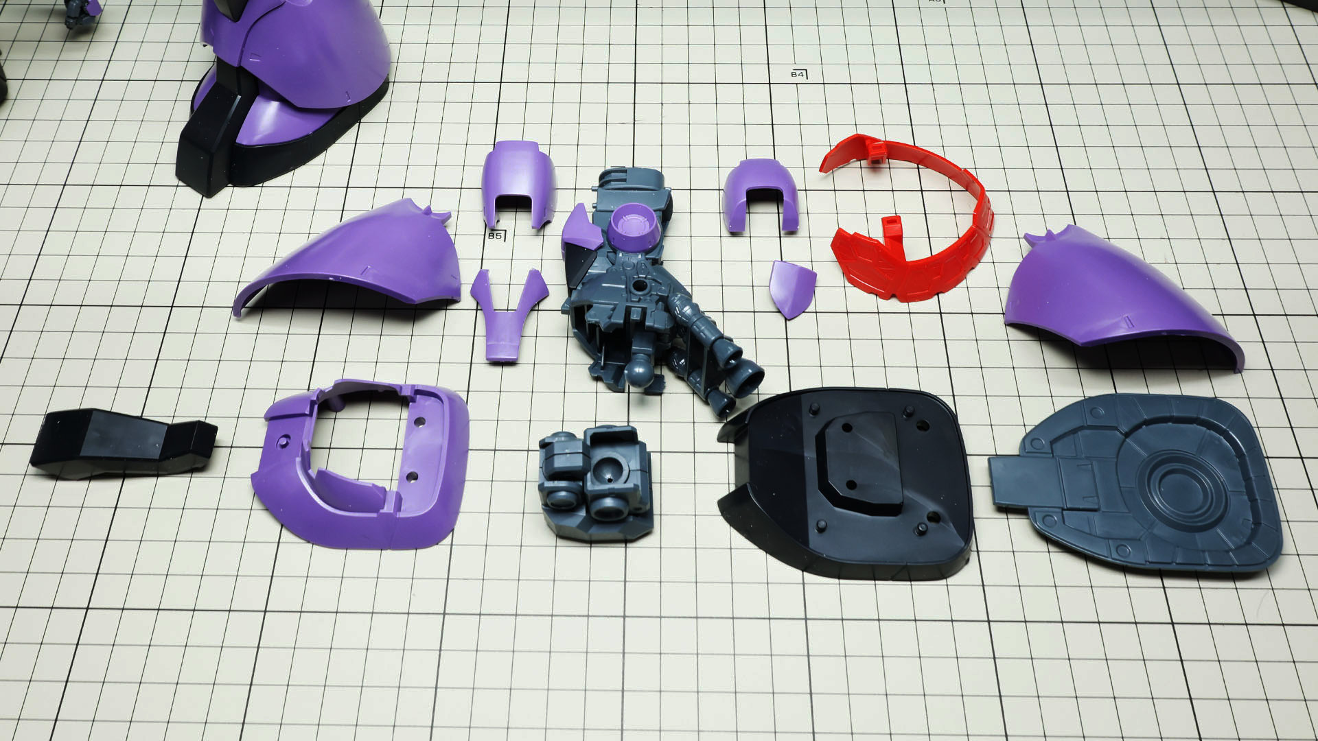 外装周りを取り付けていきます