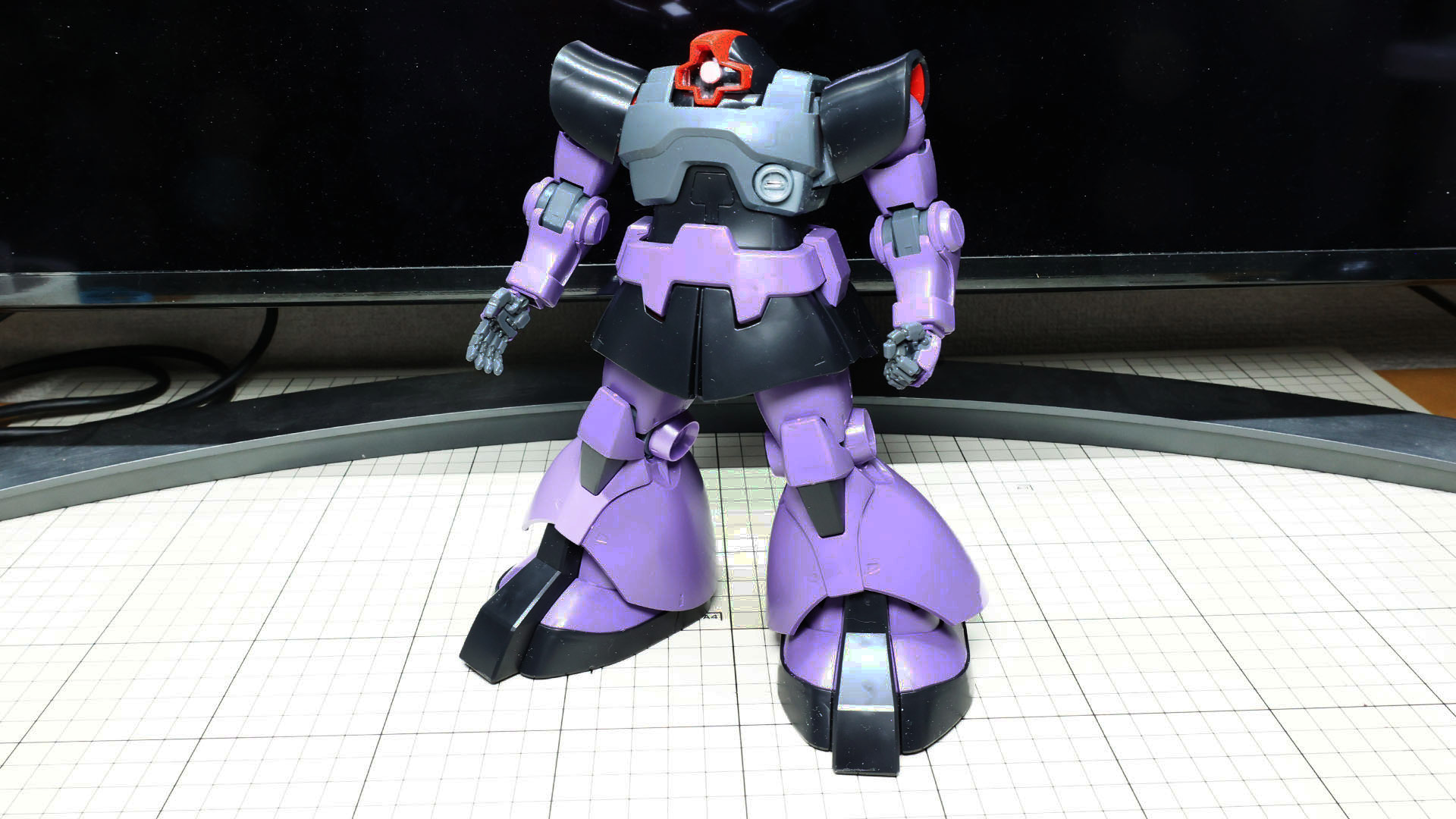 これぞドム！無駄なディテールは一切なく、それがファースト世代のモビルスーツですね