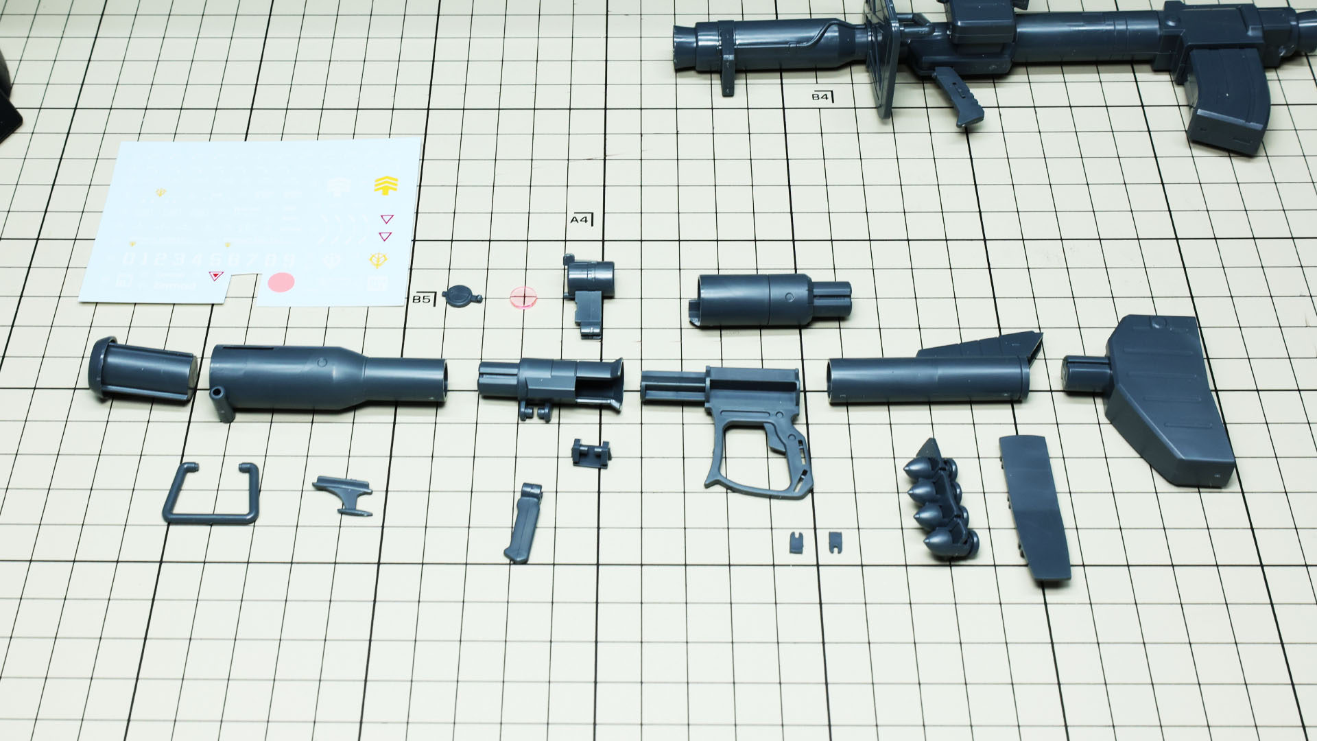 おなじみジャイアント・バズはMG高機動型ザクIIから。なかなか凝った構造です
