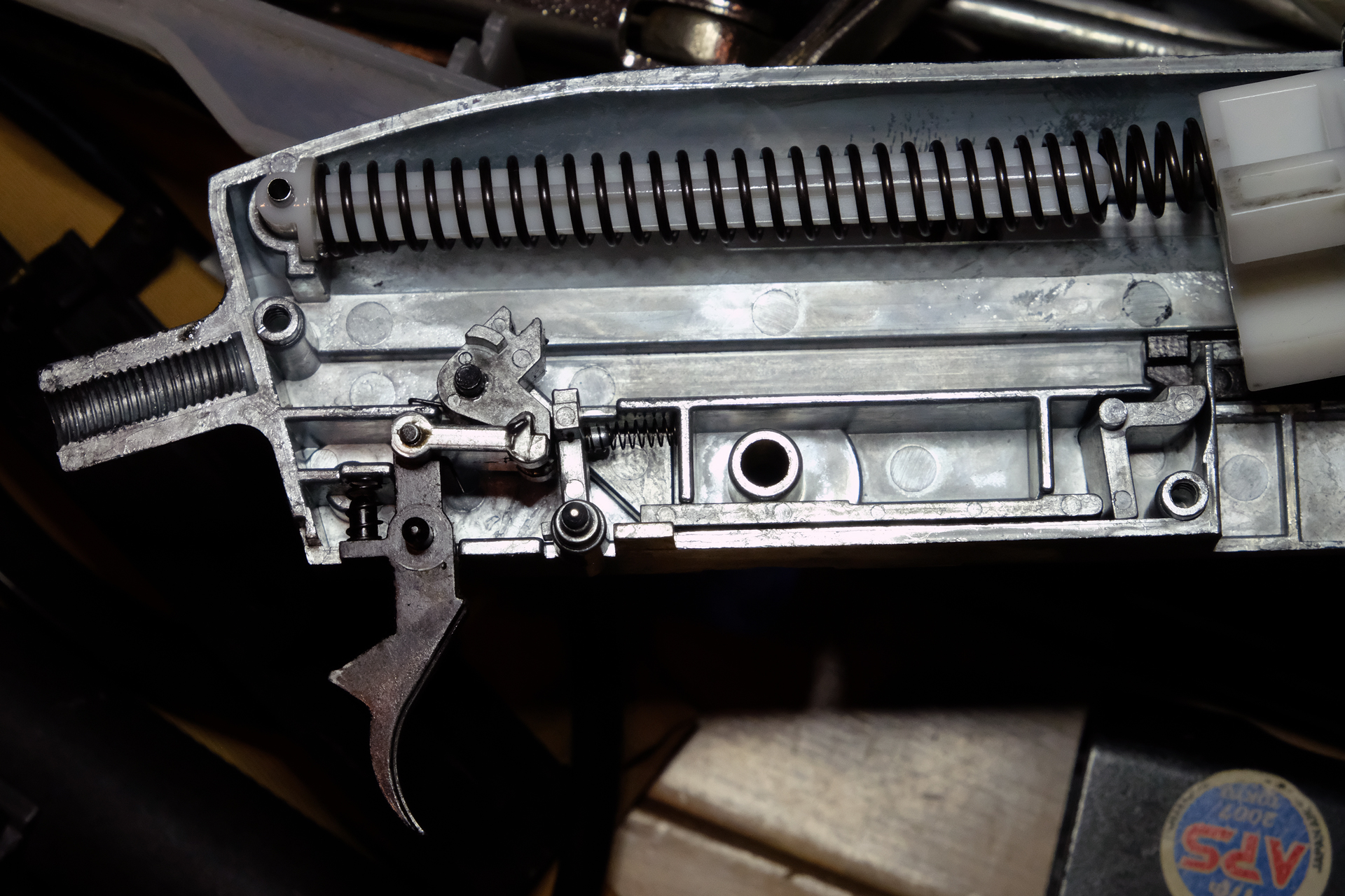 マルゼンの伝統とも言える、シンプルで確実で引きやすい、CA870シリーズ共通のトリガーメカ