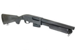 大ヒットを受けてバリエーションも展開されている。こちらは固定銃床付きの「CA870ストック」