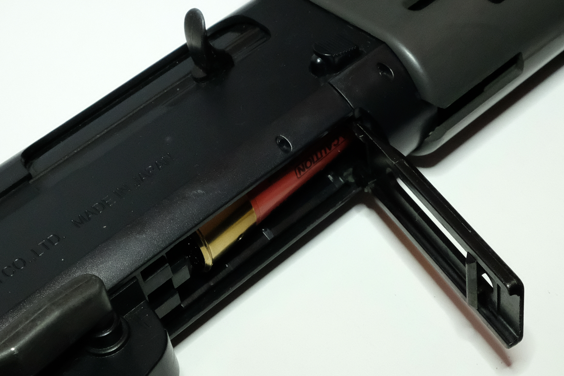 慣れればサバイバルゲームでも素早いチェンジが可能。東京マルイのこだわりの仕組みだ