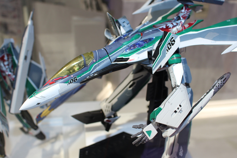 キャノピーはもちろんクリアパーツ。周囲のディテールや塗装も非常に細かい