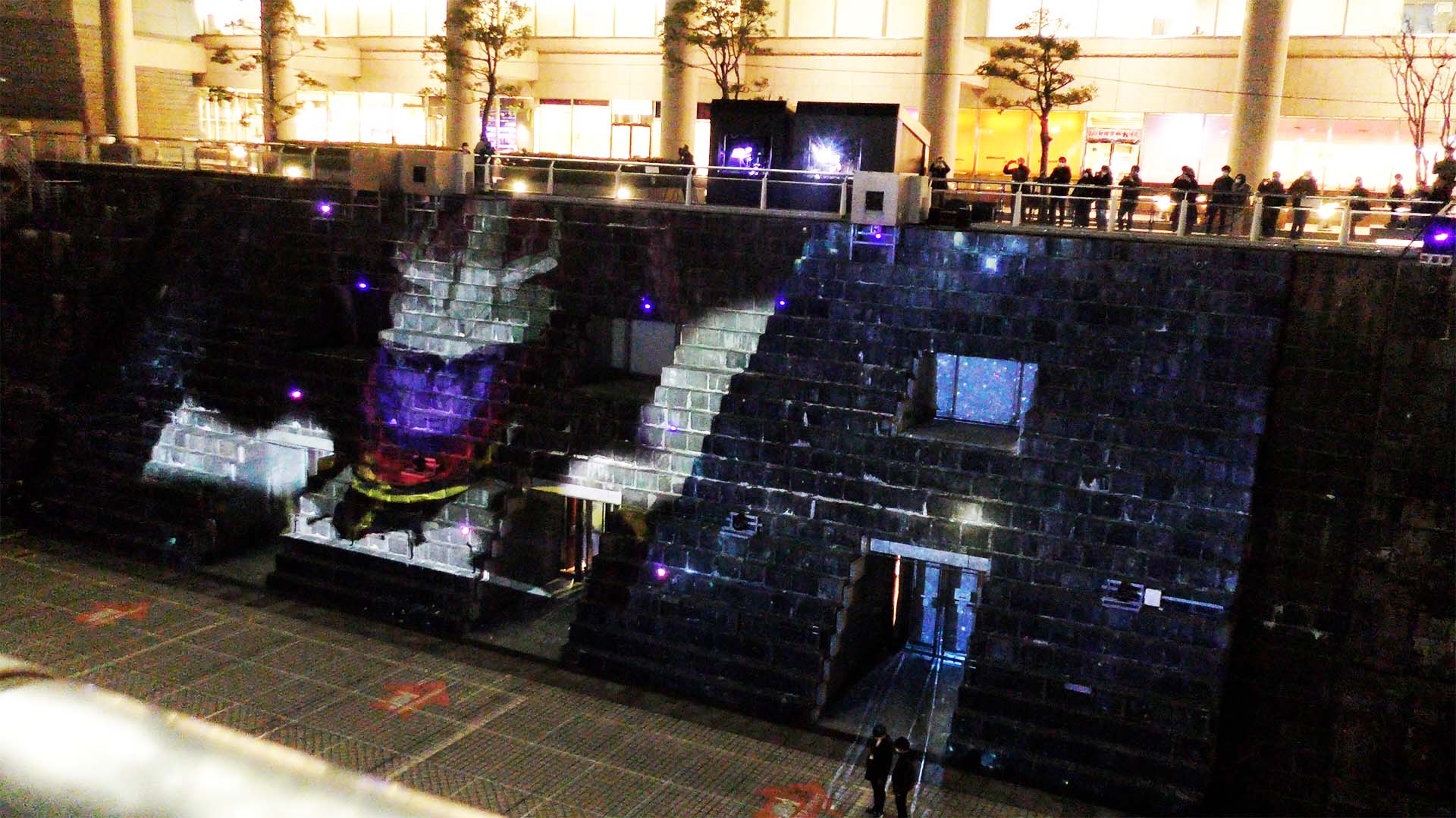 フル・フロンタル侵入