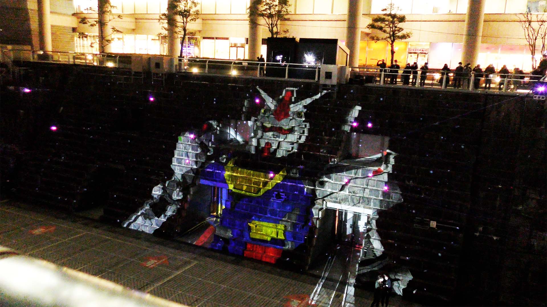 こちらにはF00ガンダムが回り込む！