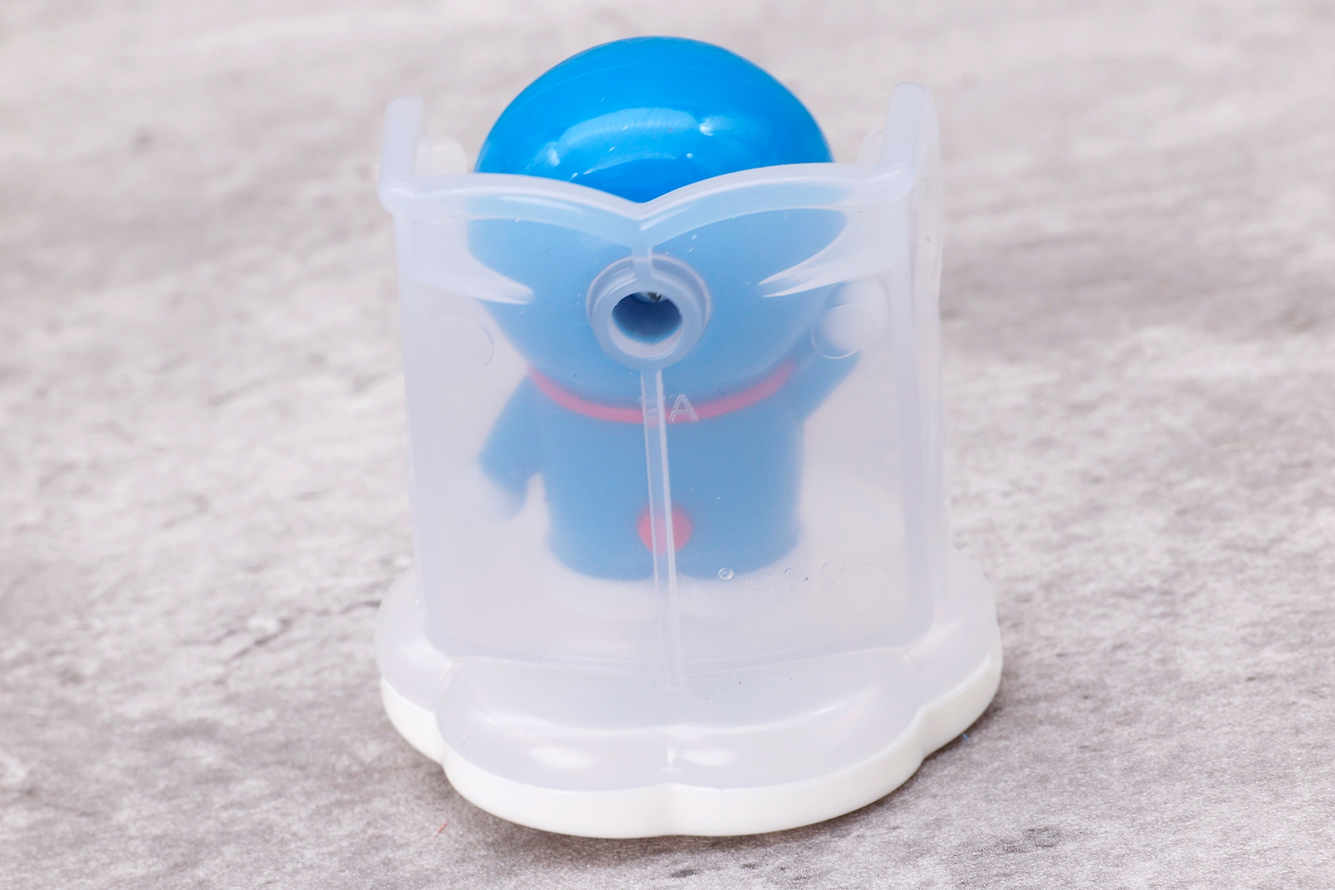 上部のパーツは半透明になっているので、ドラえもんの赤い尻尾もしっかりと判別可能だ