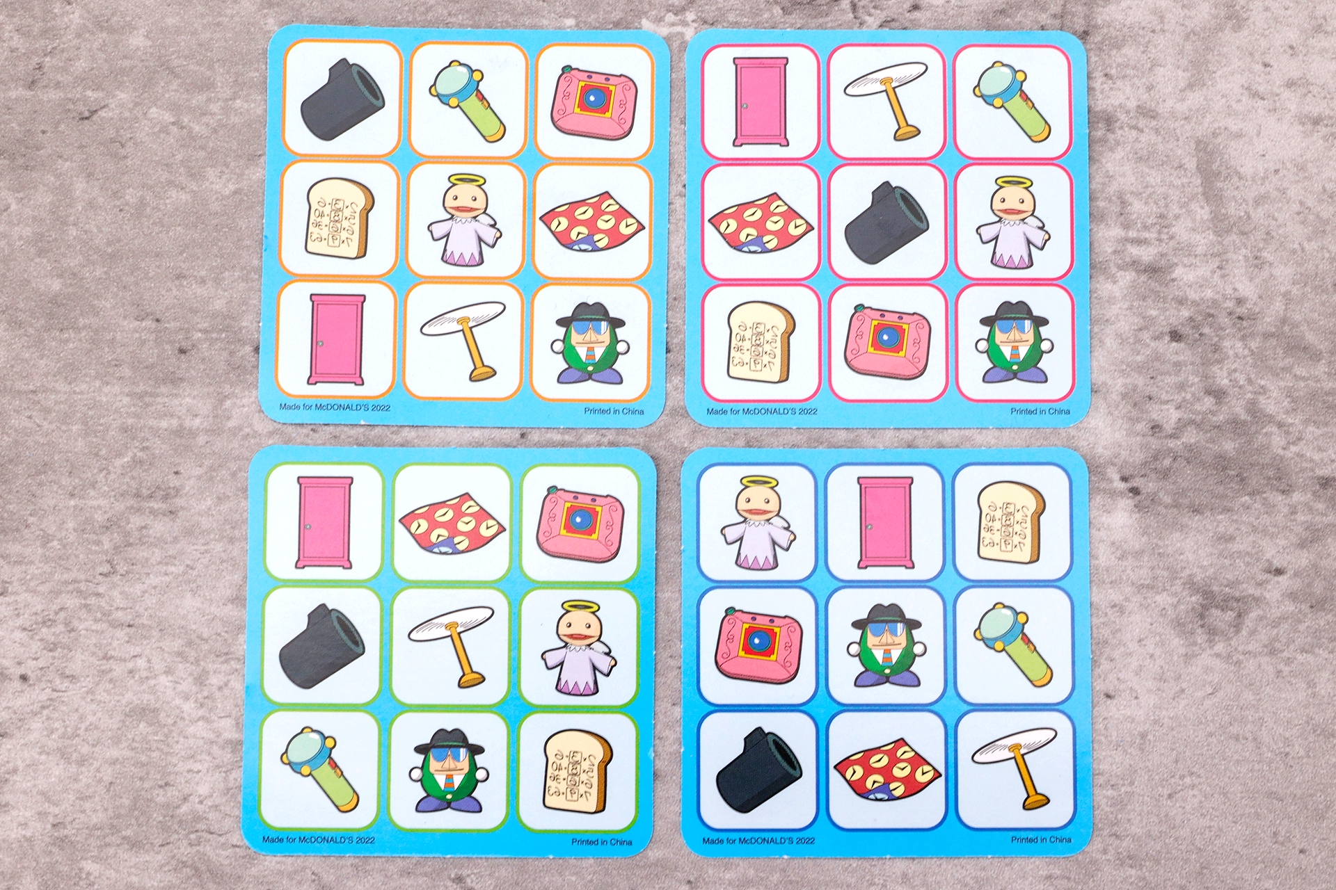 ビンゴカードはこのように、それぞれ絵柄の順番が異なる。裏面も同様に、表面とは異なる順番で描かれている