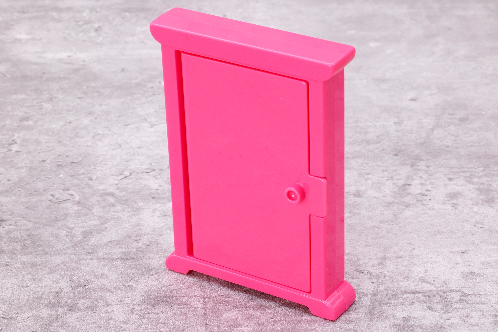 同じように見えて、上側と下側では微妙に形状が異なっている