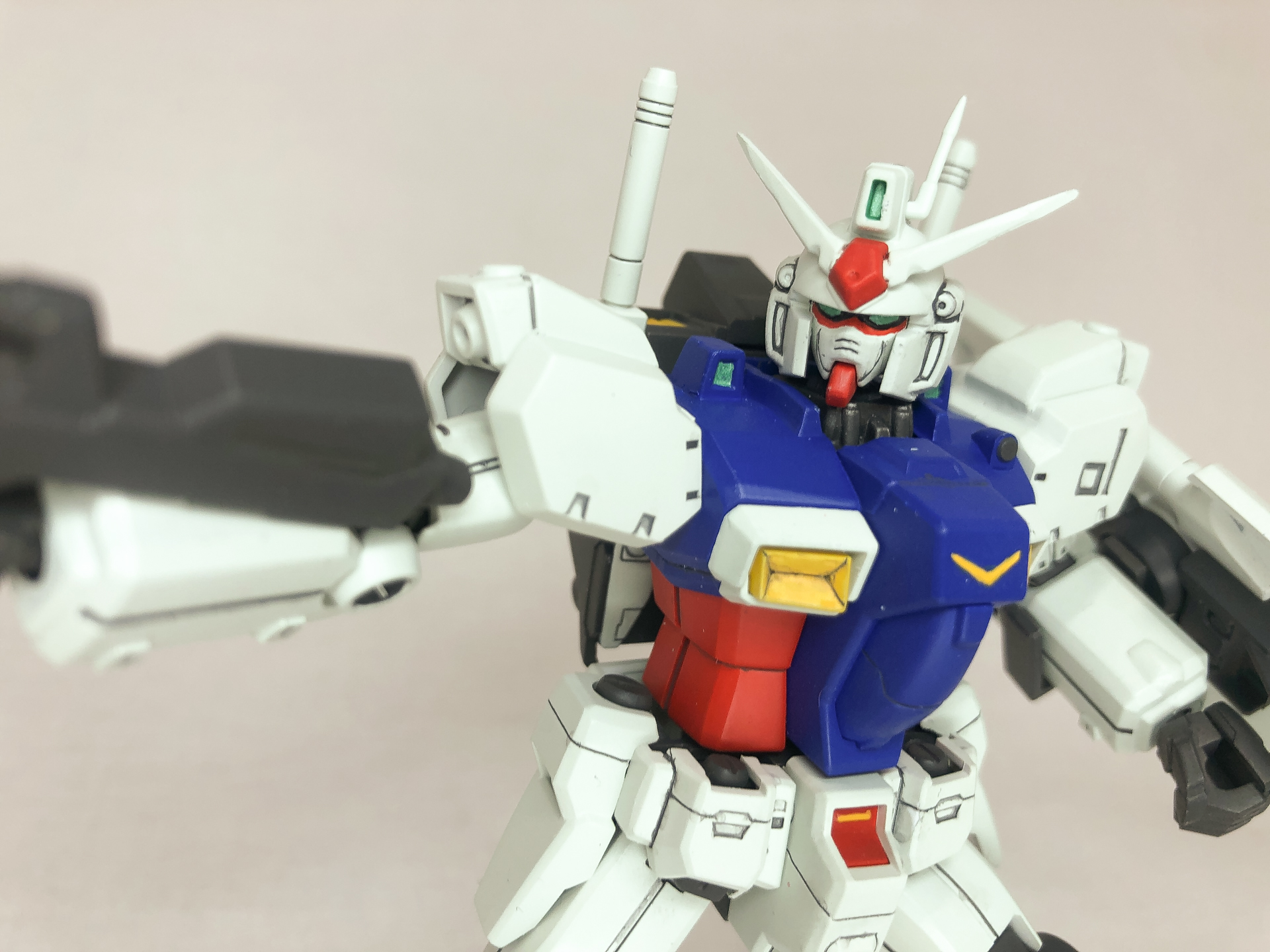 ファレホの水性塗料で全塗装した「HGUC 1/144 ガンダムGP01 ゼフィランサス」