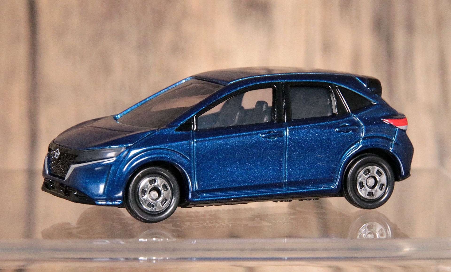 カッコいいスタイリングへと方向転換したエクステリア