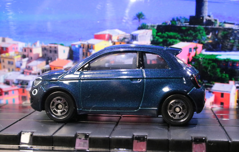 特別企画】「トミカ新車インプレッション」3月は人気コンパクトカーの