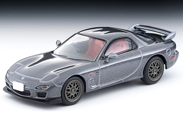 2002年8月に生産終了して20年、今もなお日本のスポーツカーの代表的車種として光り輝くFD3S型