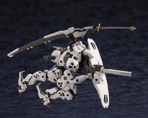 ヘキサギア」シリーズ最長の近接武器を装備！ プラモデル「ブイトール