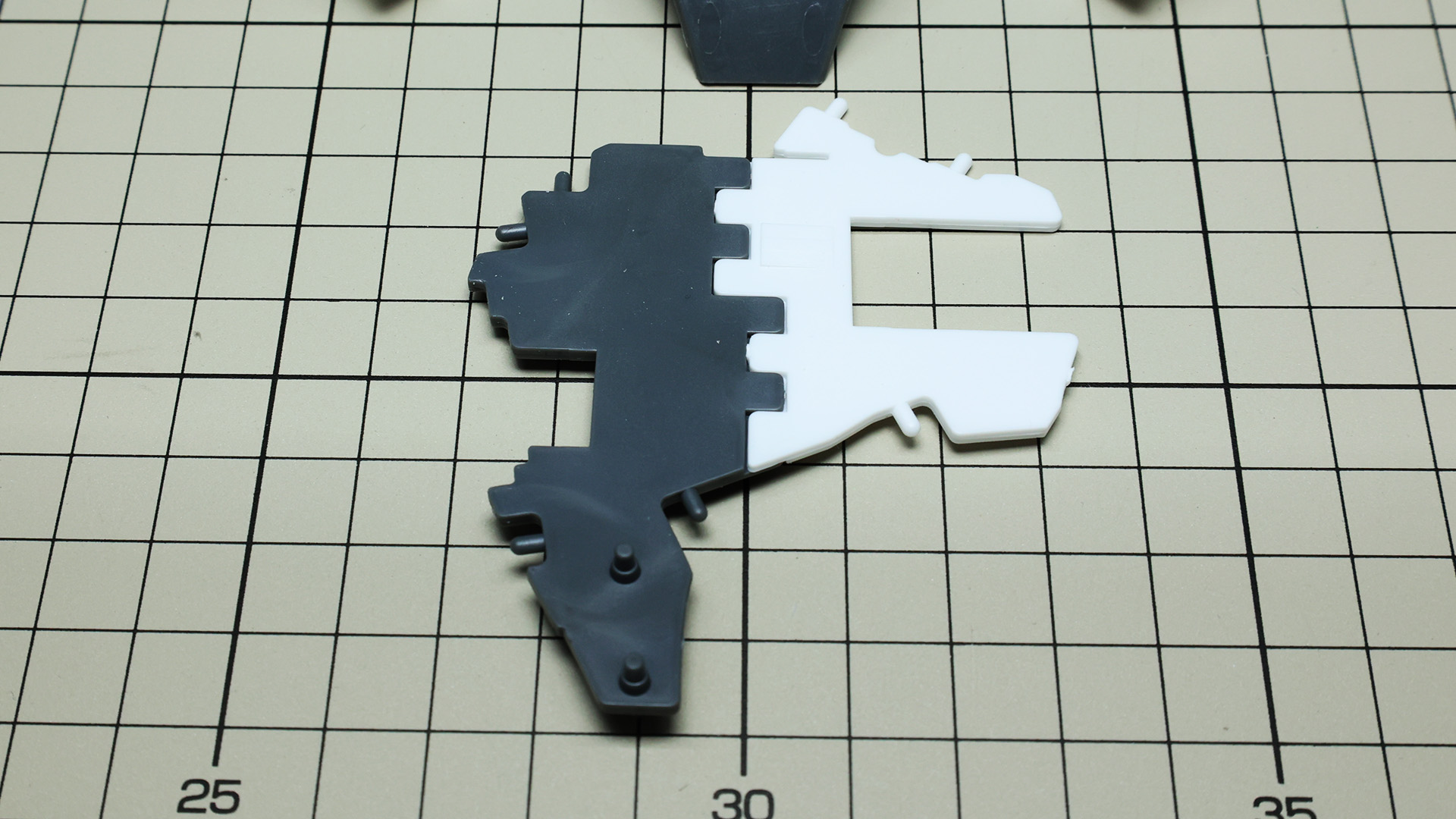 両方で互いの歯を噛み合わせ……