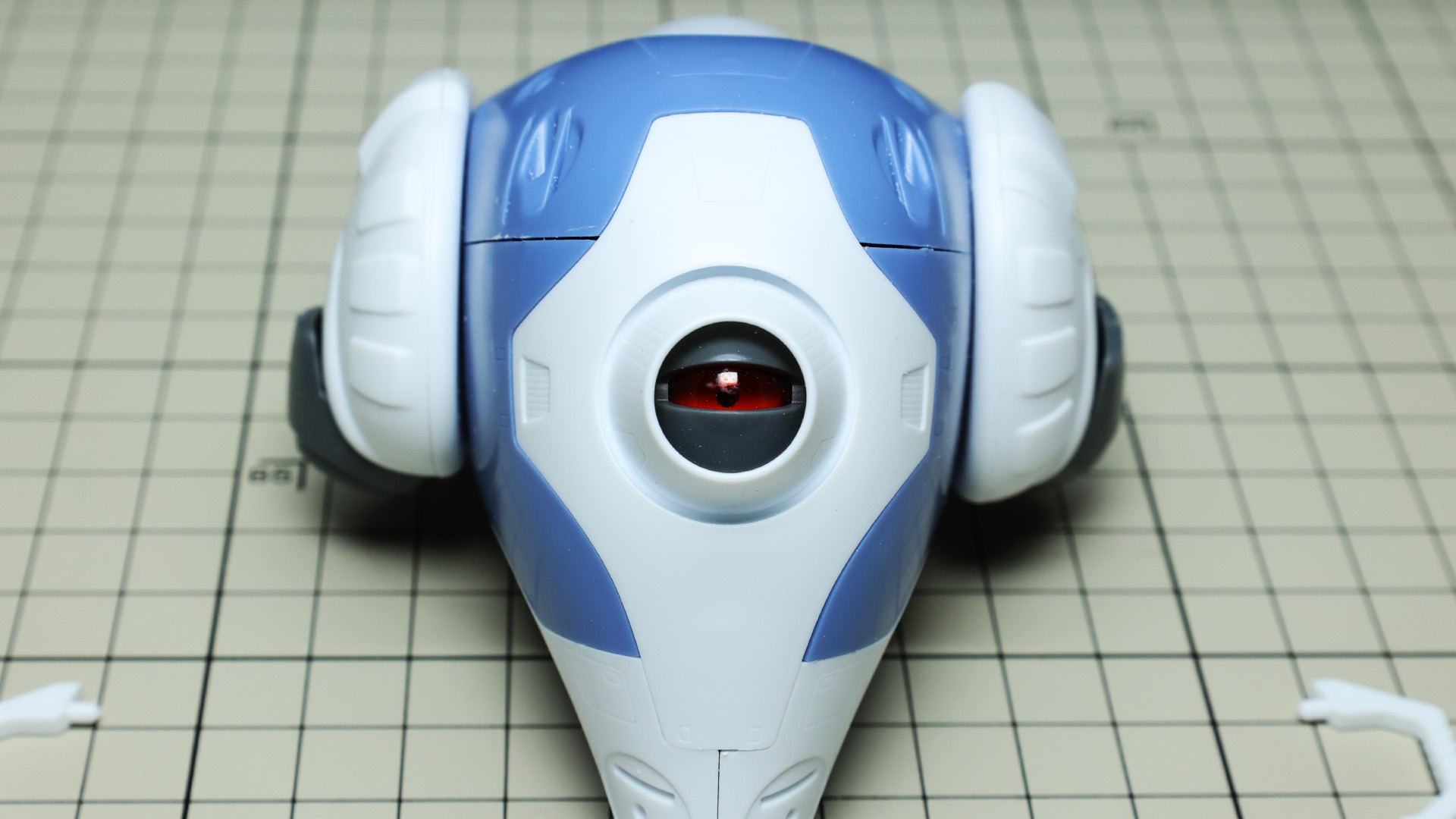 ハッチの取っ手も付けると雰囲気ばっちりです