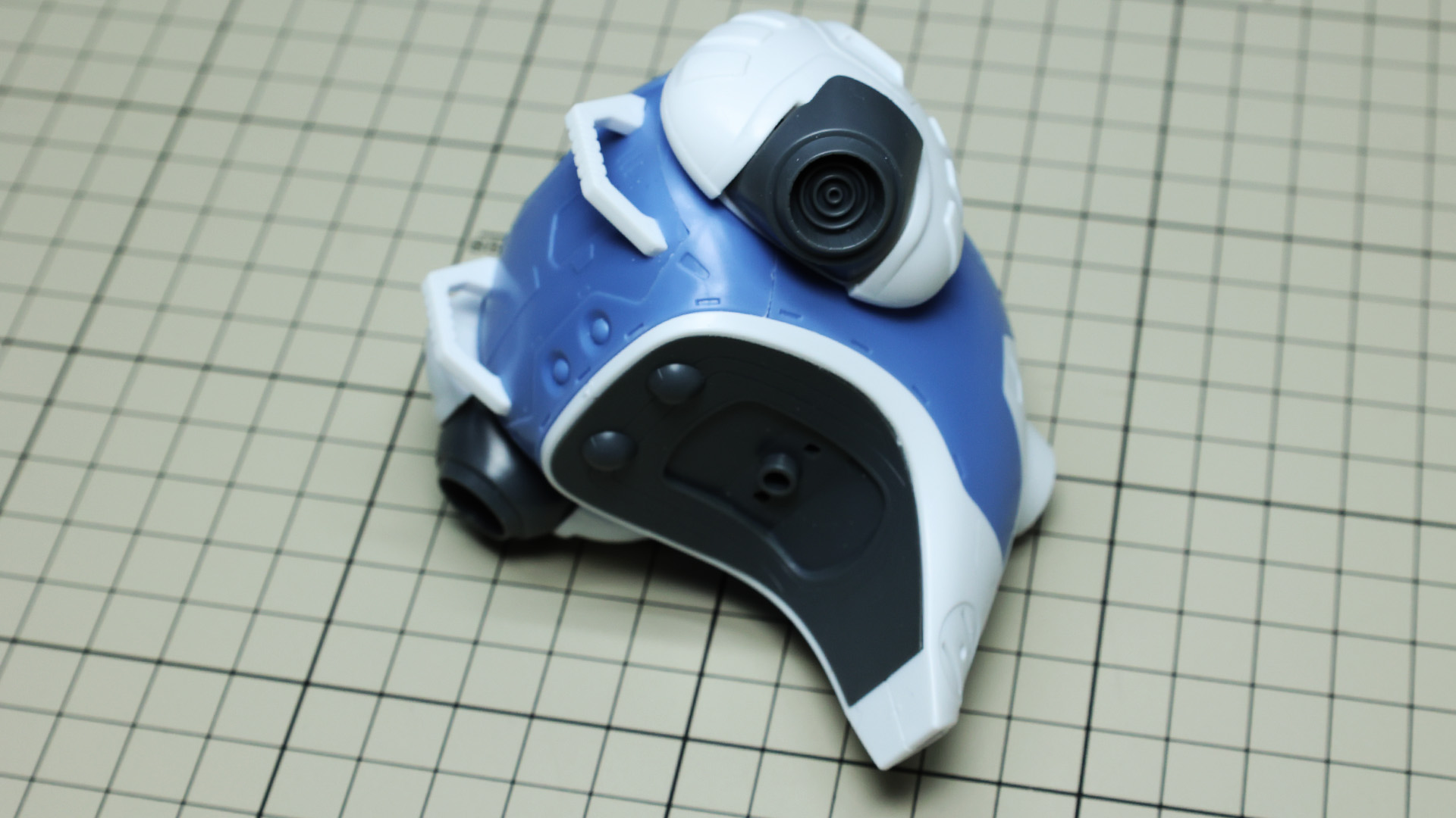 ハッチの取っ手も付けると雰囲気ばっちりです