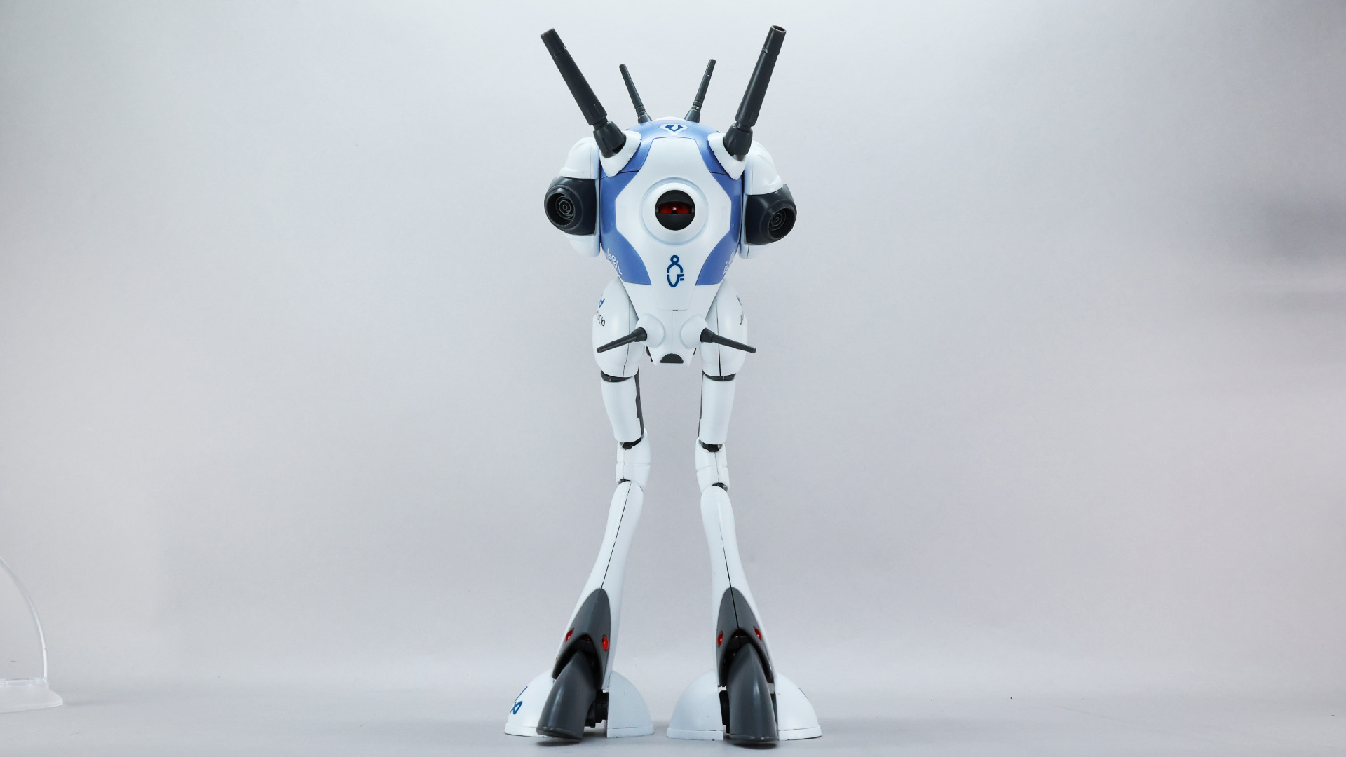 スラリとしたデザインをイメージそのままキットかできています