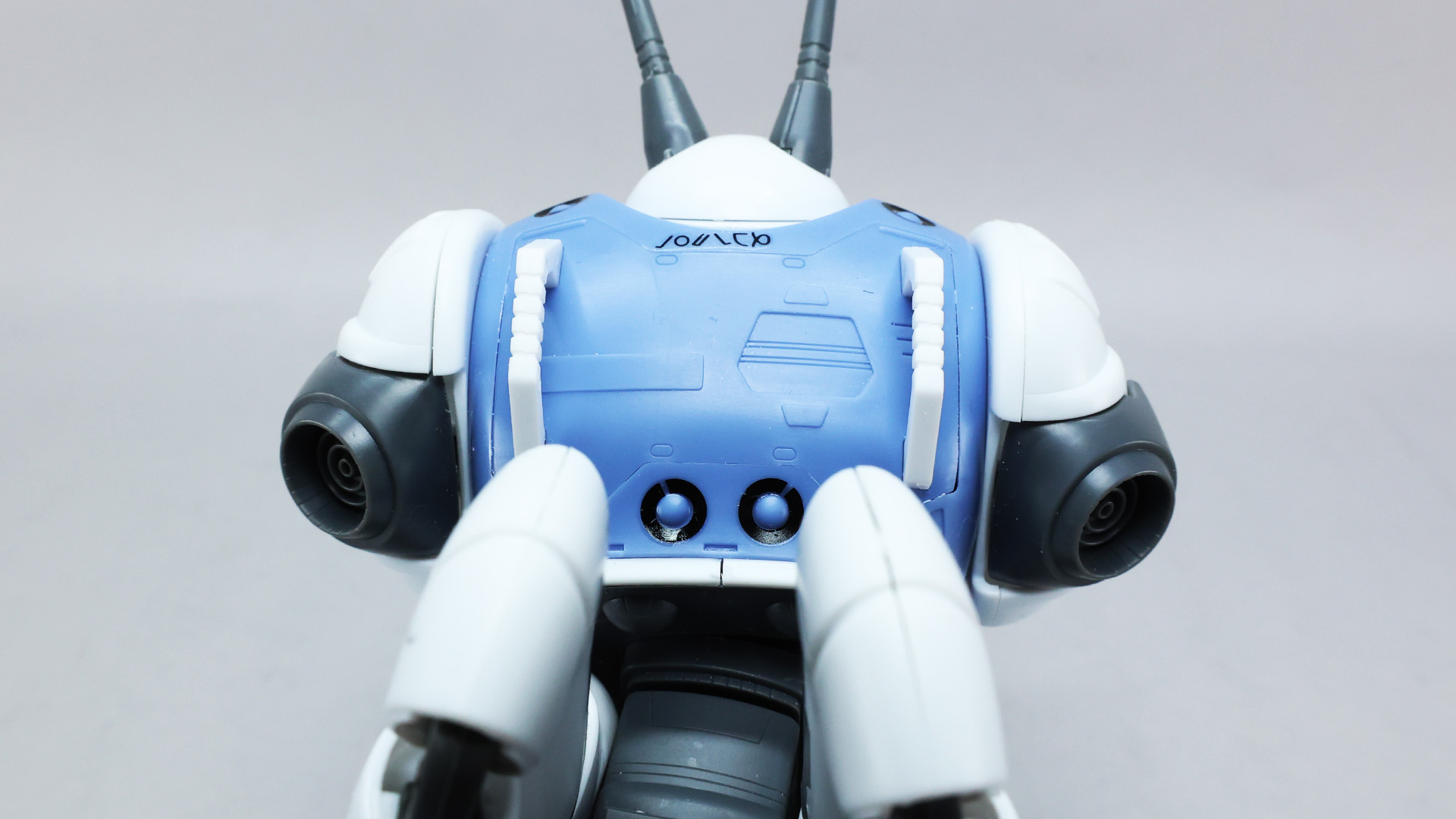 このボディだけで脱出ポッドにもなります