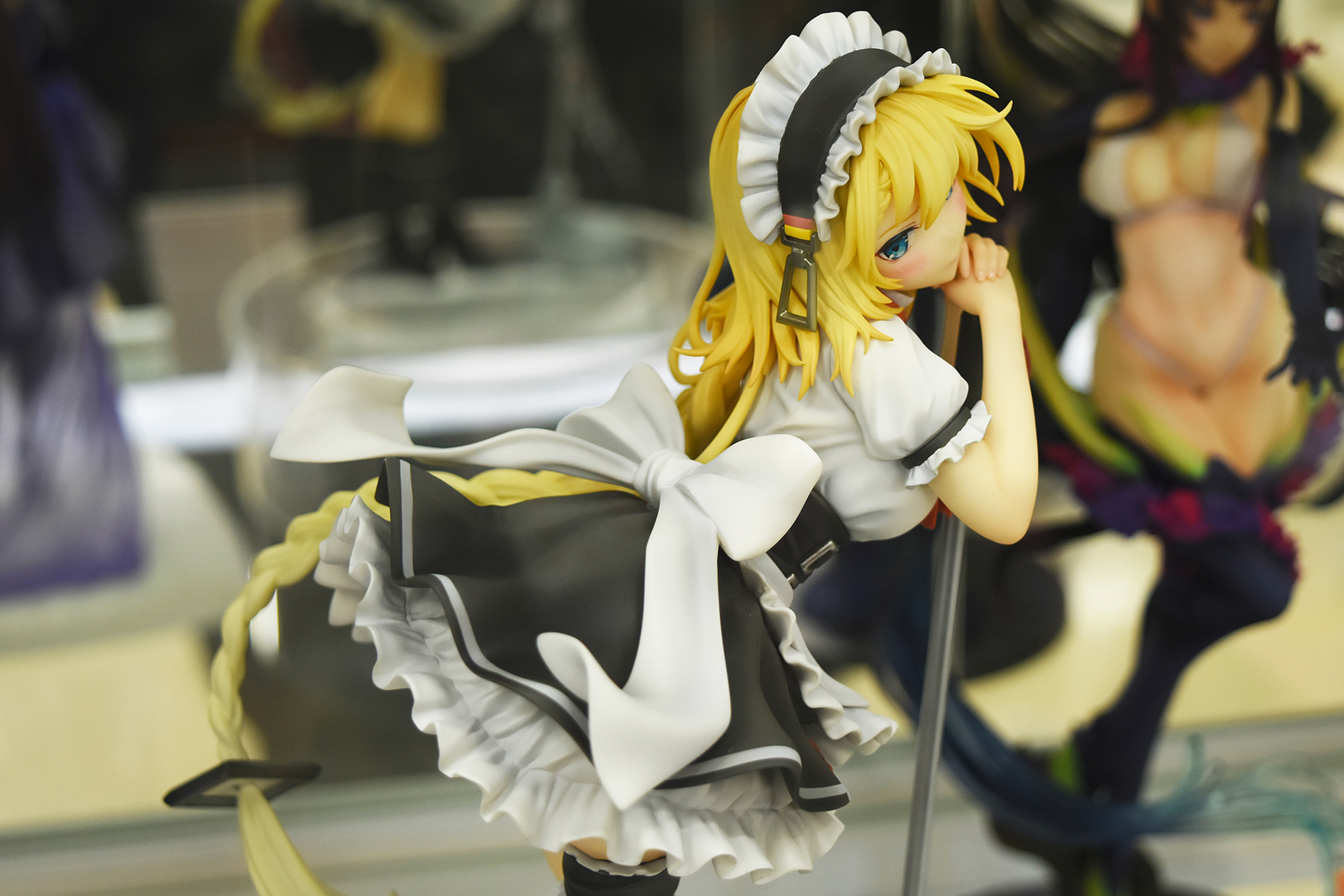 メイド服のシワやフリルのヒラヒラ感が非常にリアル